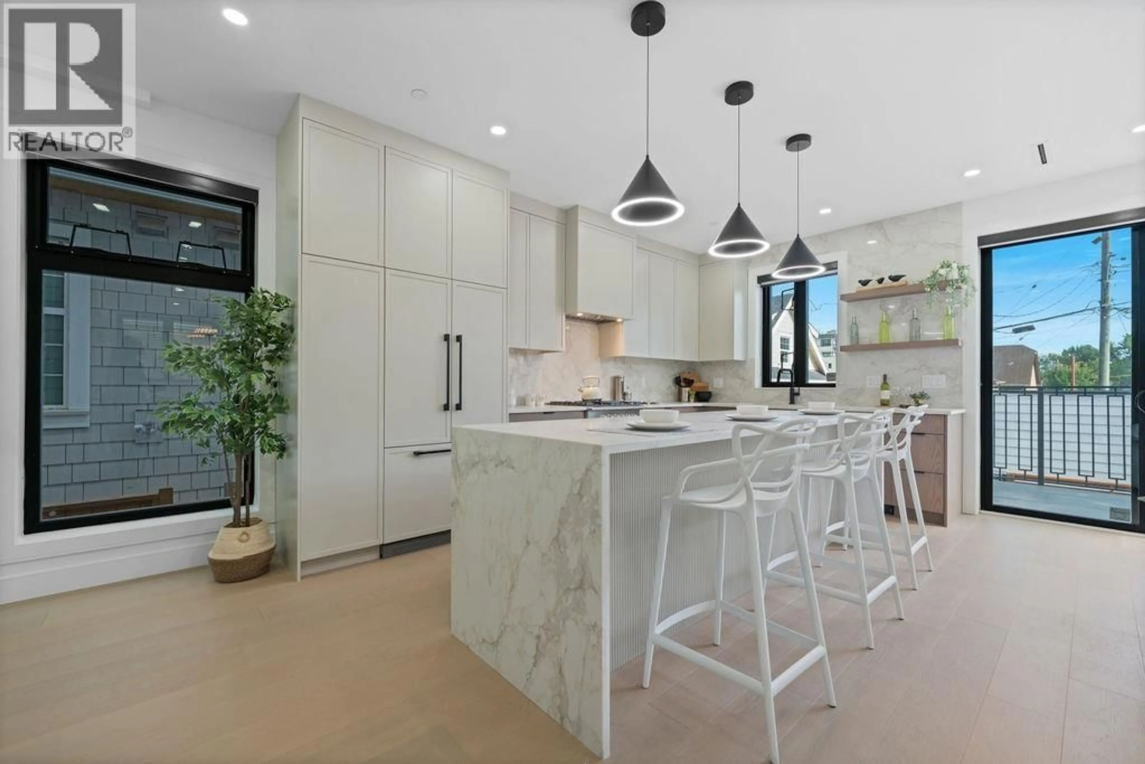 Contemporary kitchen, ceramic/tile floor for 3 - 2282 8TH AVENUE, Vancouver British Columbia V5N1V5