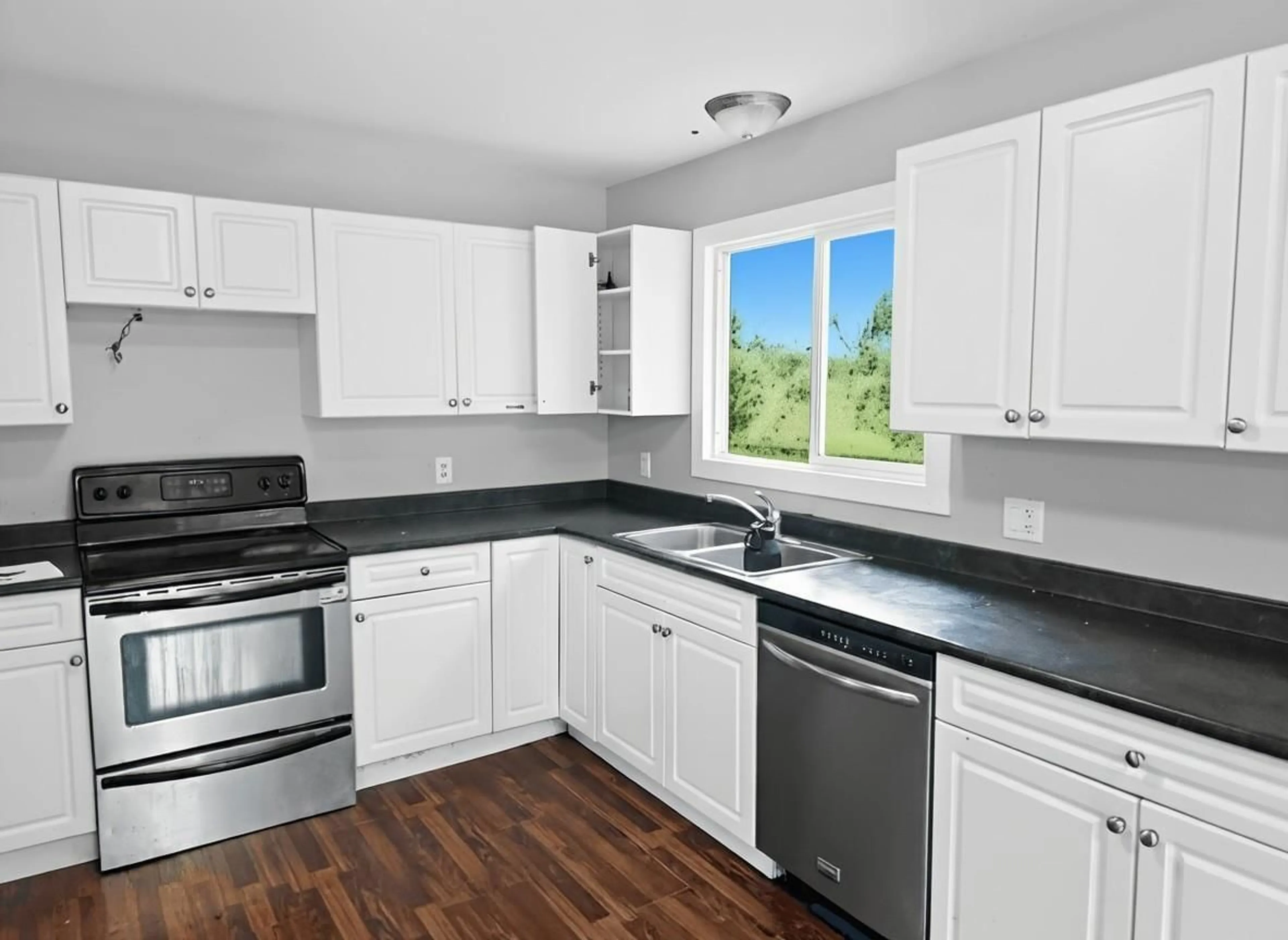 Standard kitchen, unknown for 28140 56 AVENUE, Abbotsford British Columbia V4X2P2