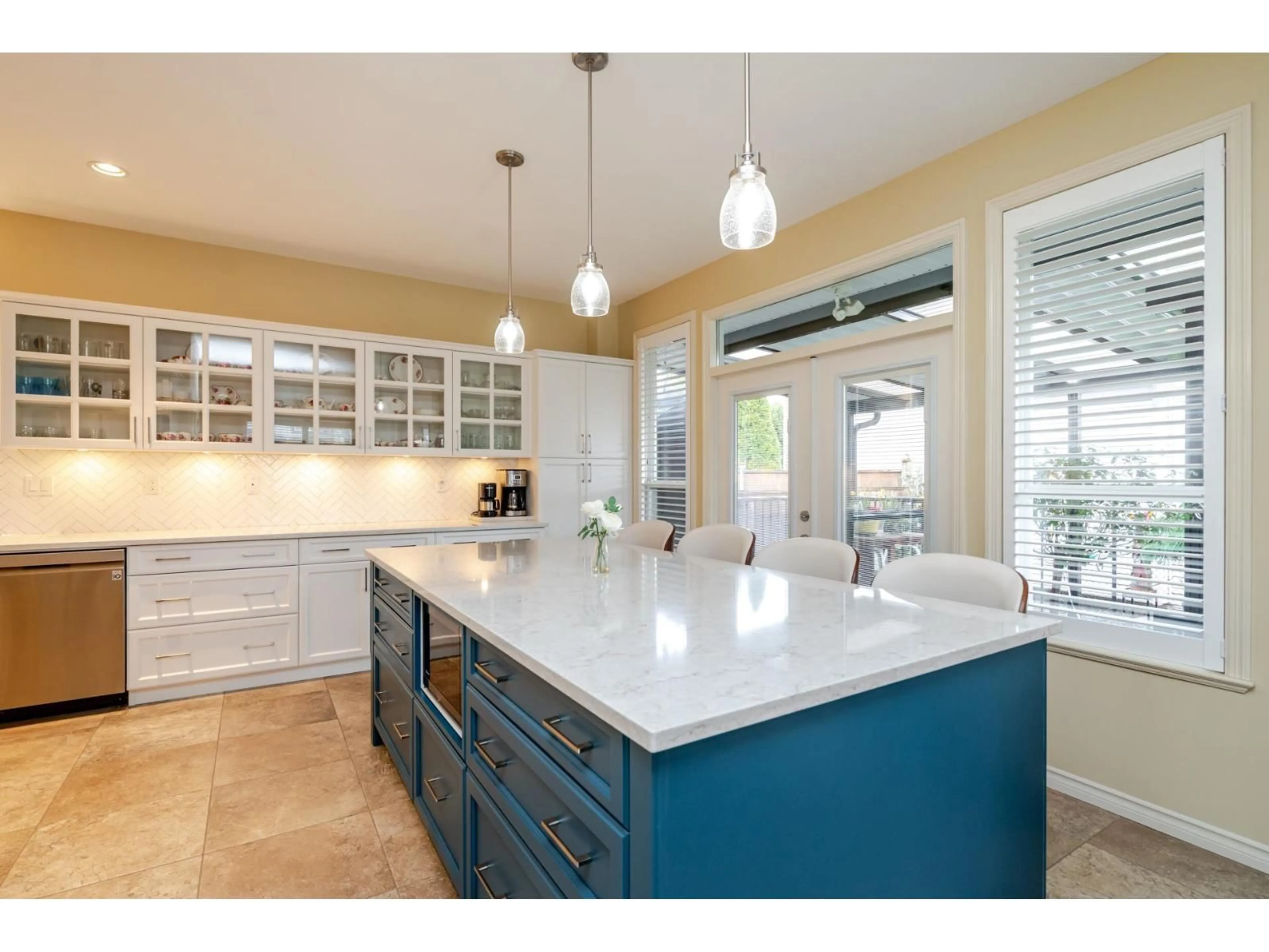 Open concept kitchen, ceramic/tile floor for 18759 66 AVENUE, Surrey British Columbia V3S0T1