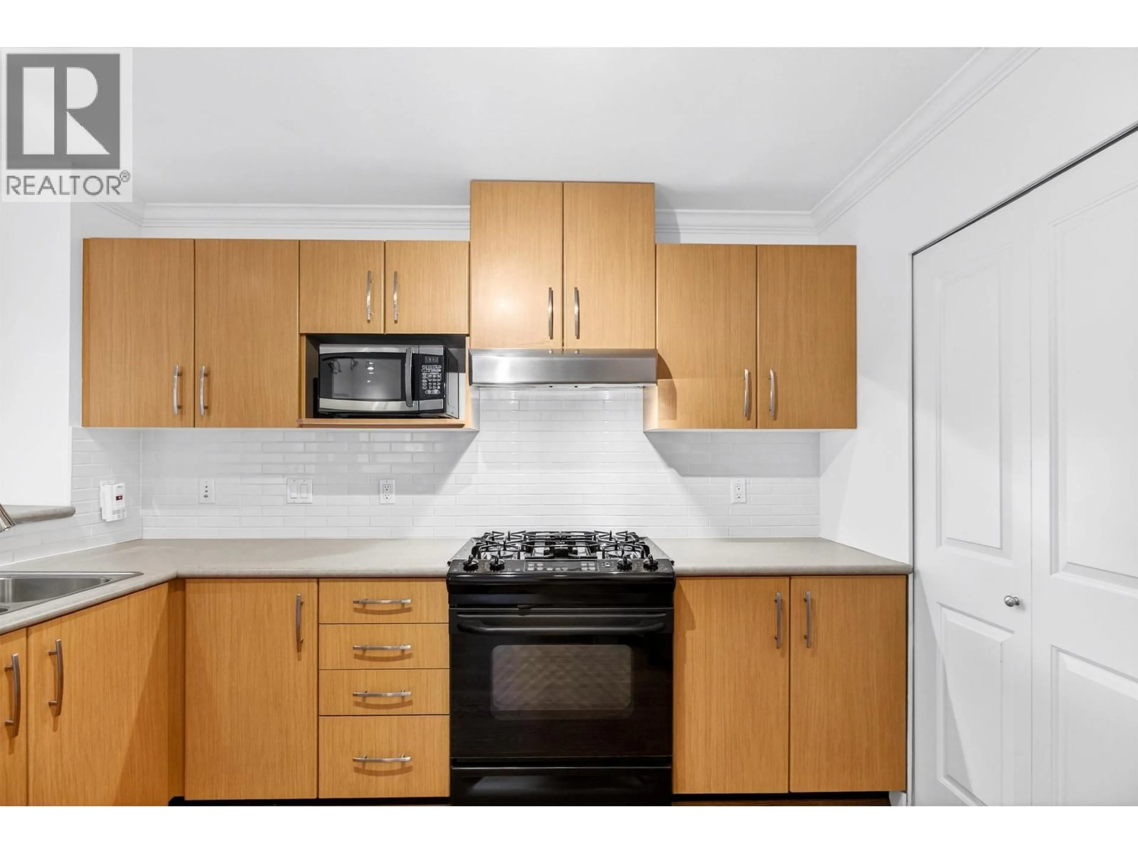 Standard kitchen, unknown for 408 - 300 KLAHANIE DRIVE, Port Moody British Columbia V3H5K8