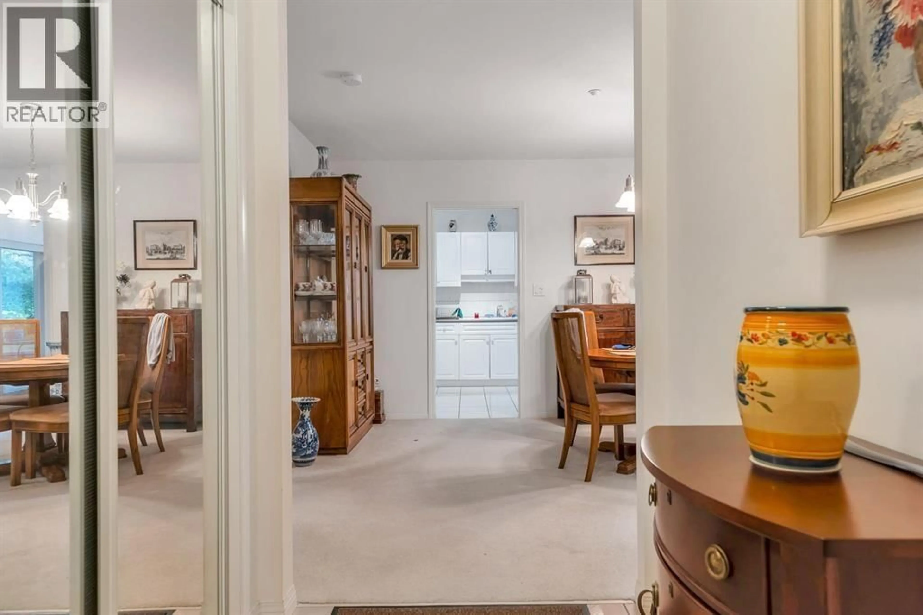 Indoor foyer for 106 - 1131 55 STREET, Delta British Columbia V4M3J9