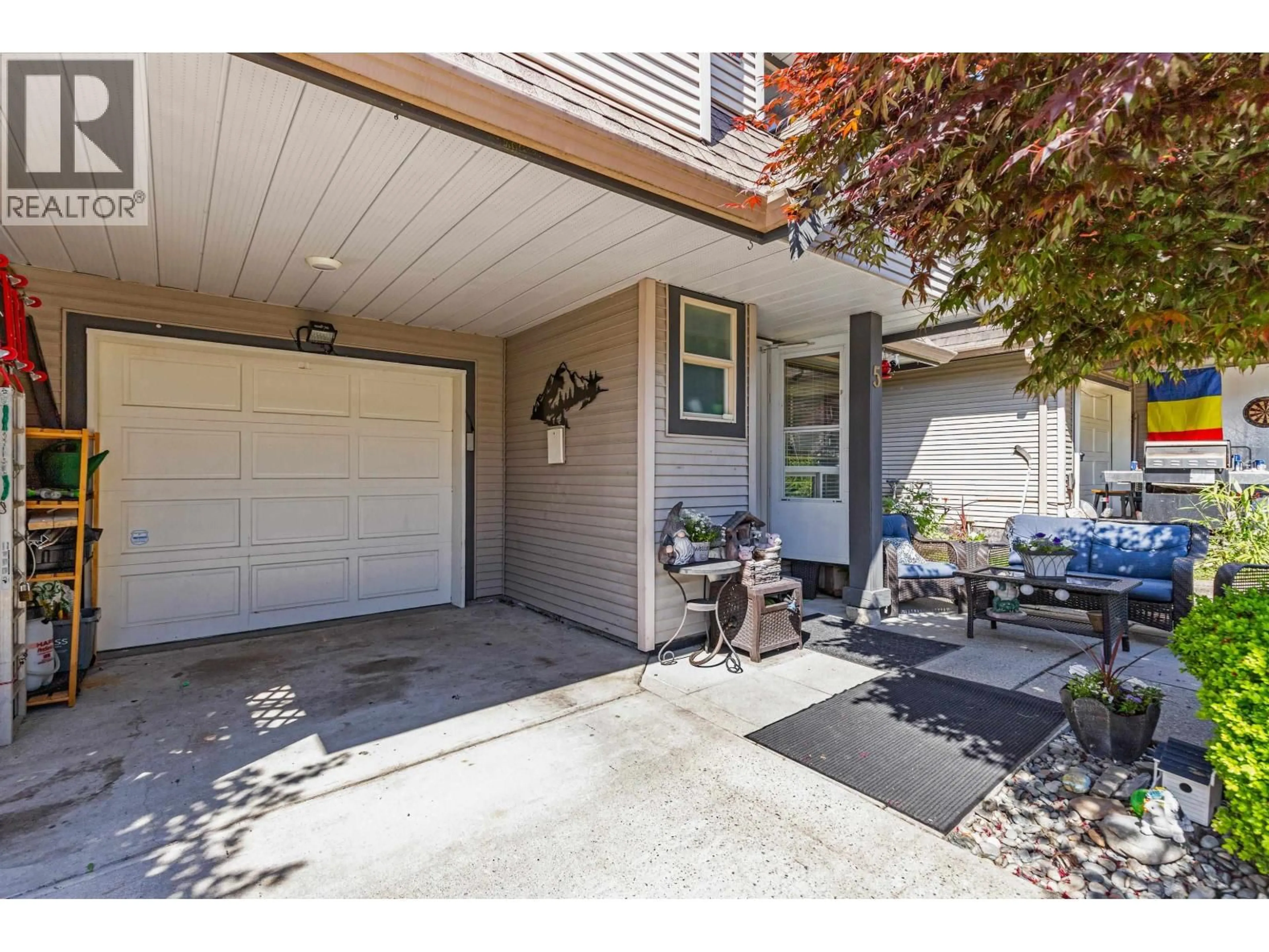 Unknown for 5 - 22980 ABERNETHY LANE, Maple Ridge British Columbia V2X3N4