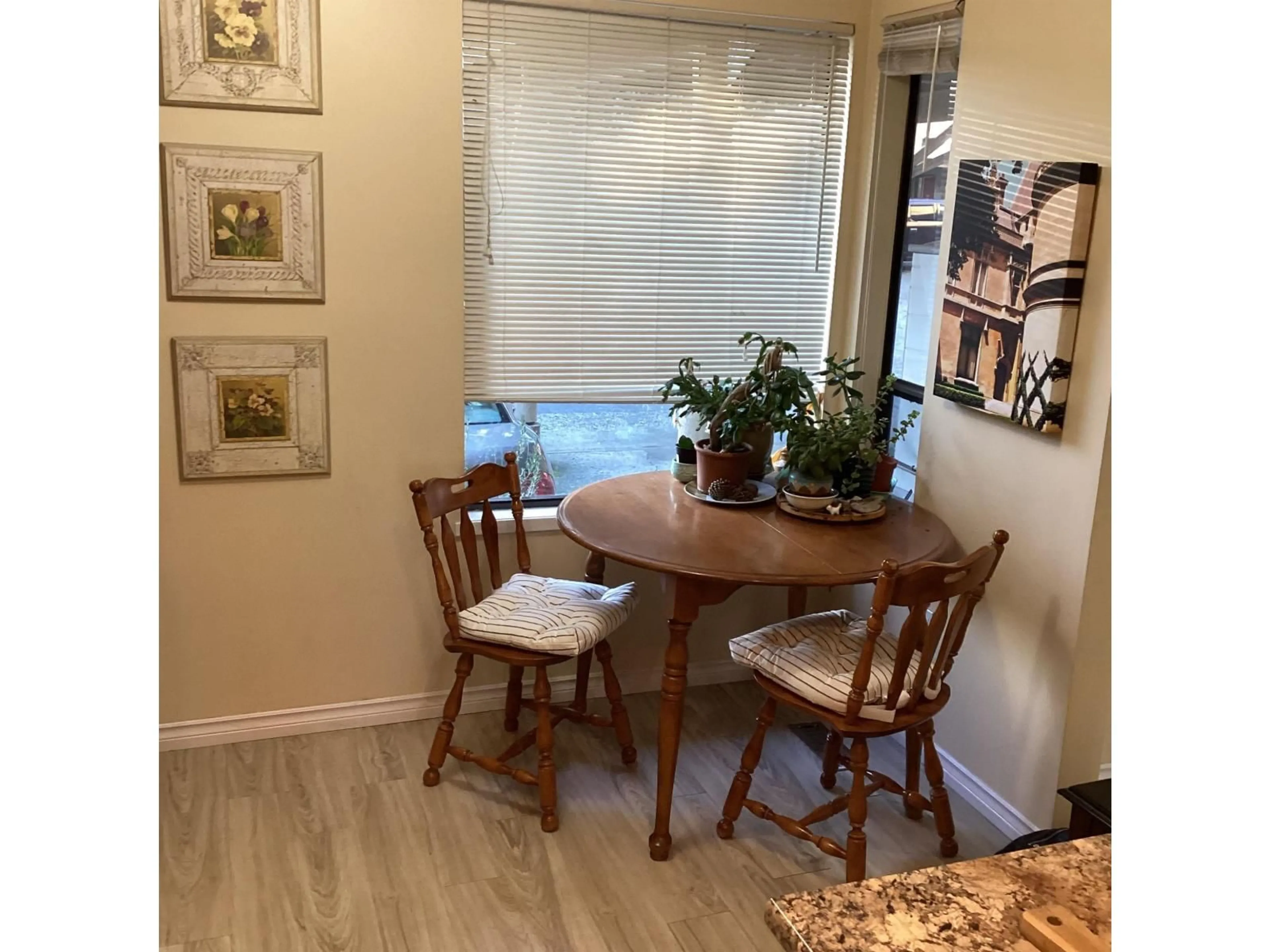 Dining room, unknown for 1907 LILAC DRIVE, Surrey British Columbia V4A6C7