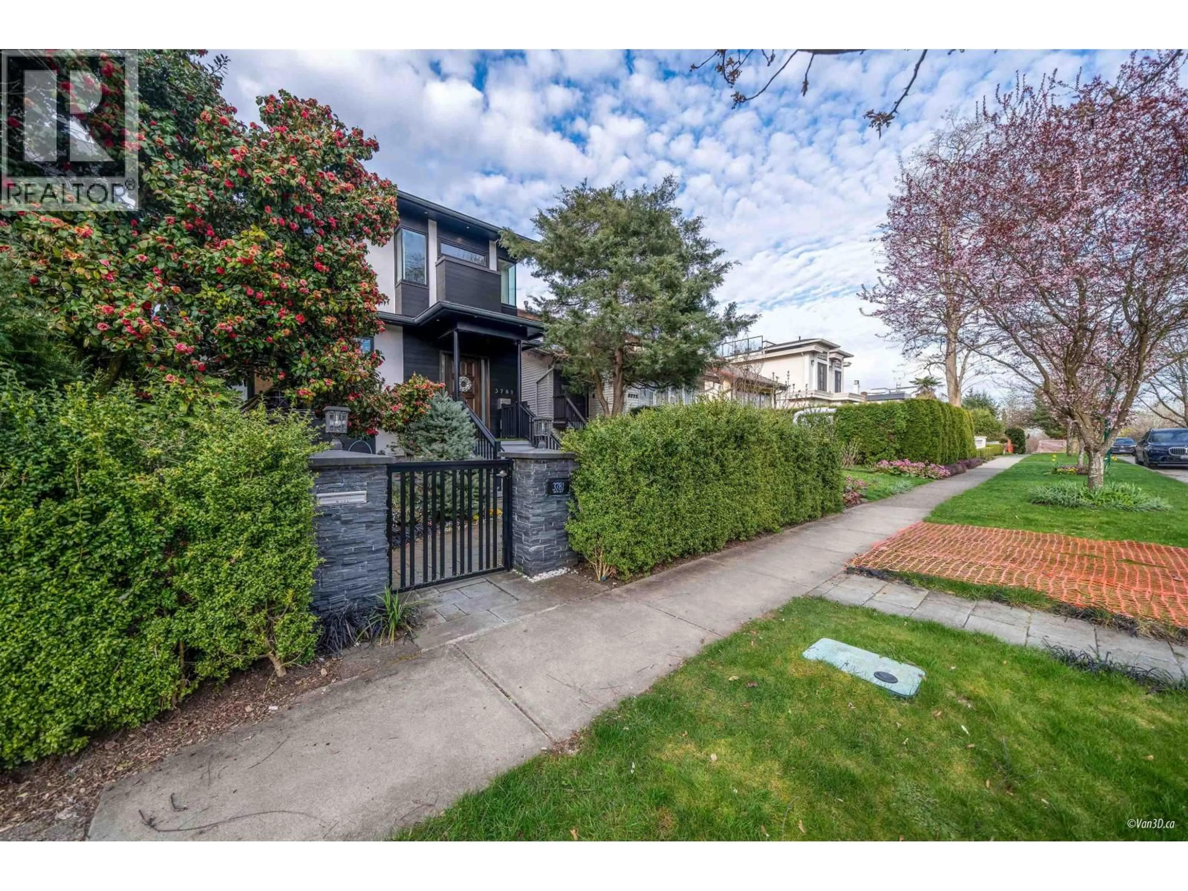 A pic from outside/outdoor area/front of a property/back of a property/a pic from drone, street for 3781 24TH AVENUE, Vancouver British Columbia V6S1L7