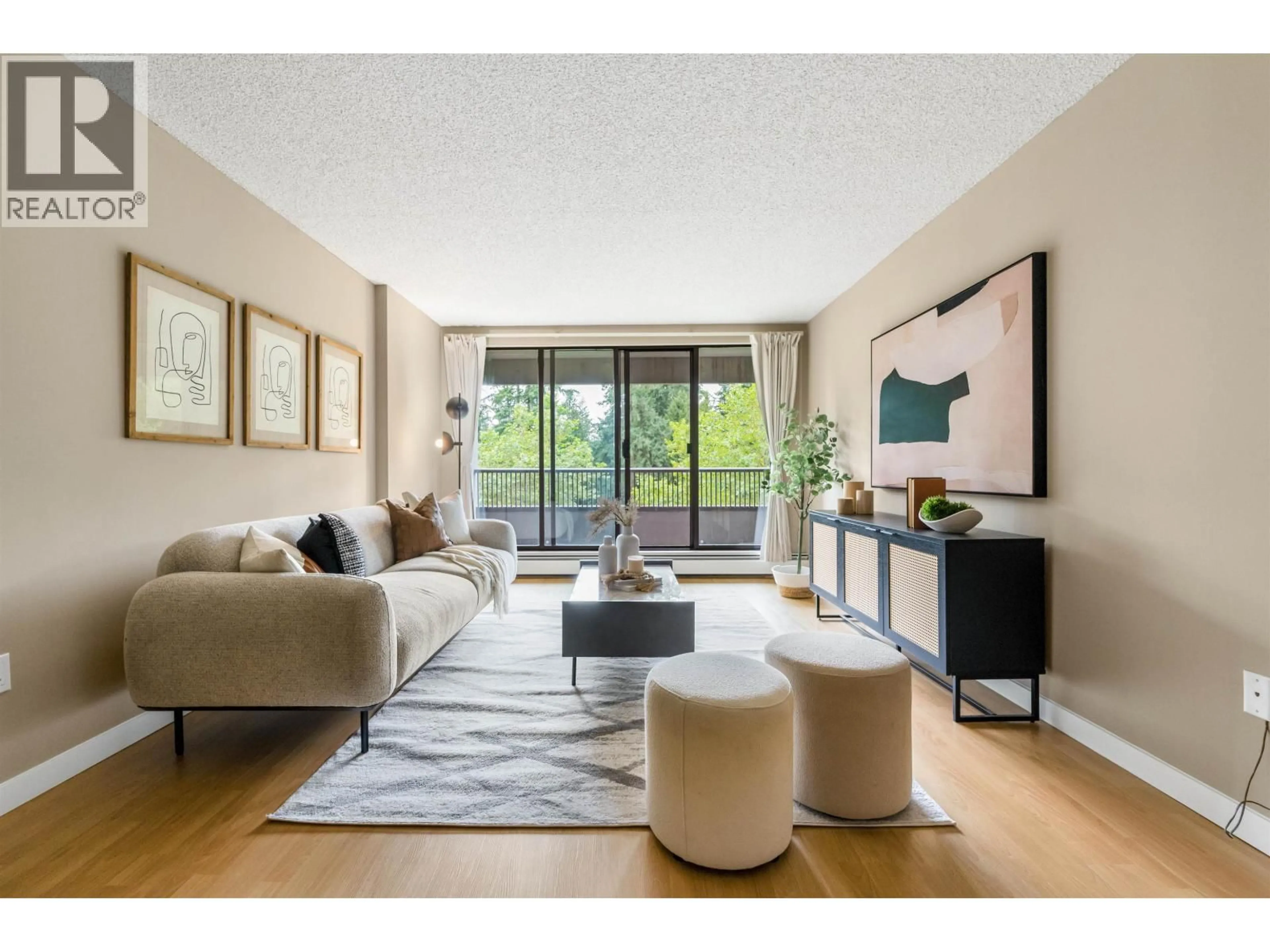 Living room with furniture, unknown for 608 - 6595 WILLINGDON AVENUE, Burnaby British Columbia V5H4E5