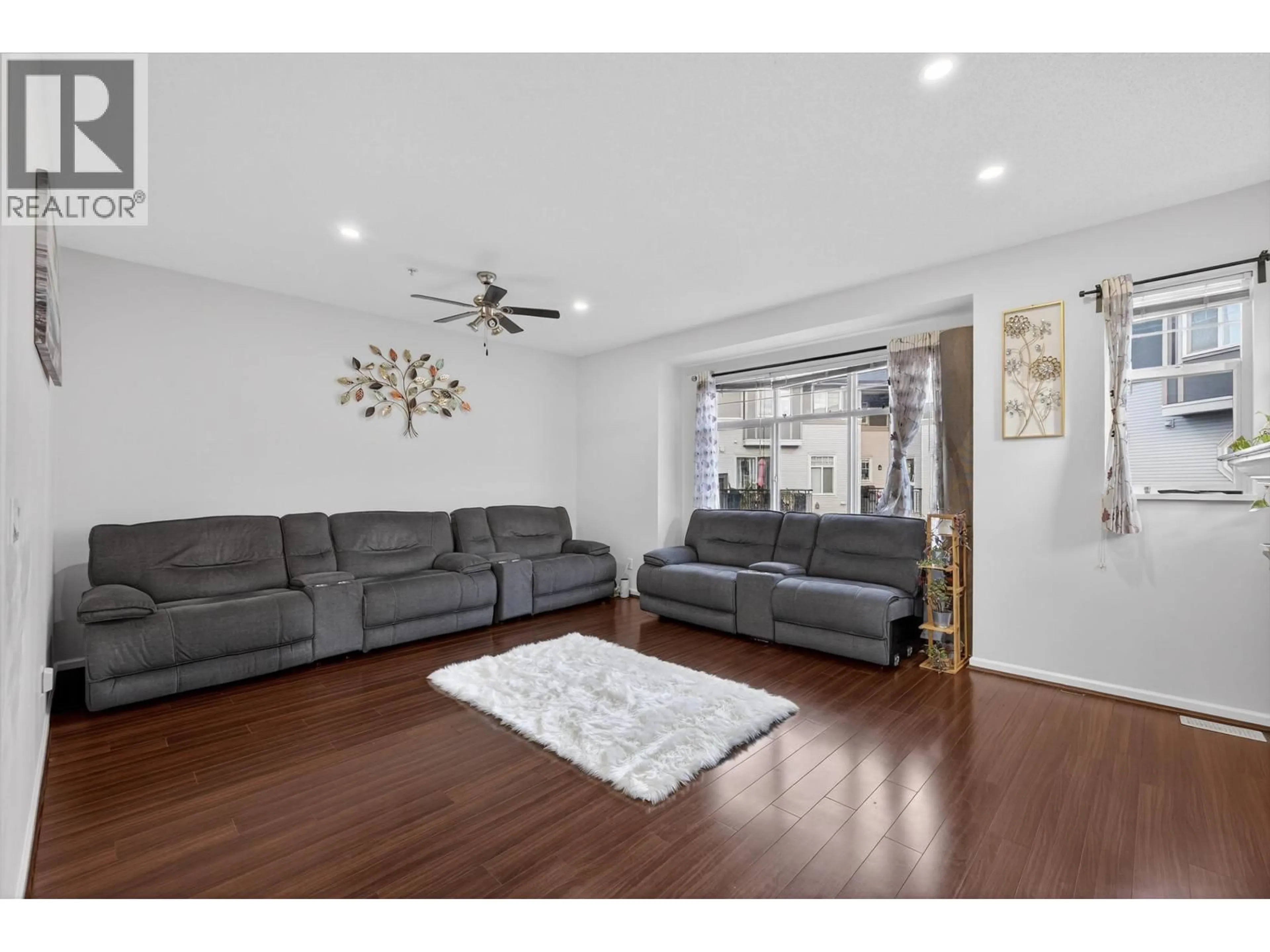 Living room with furniture, unknown for 57 - 1010 EWEN AVENUE, New Westminster British Columbia V3M5C9