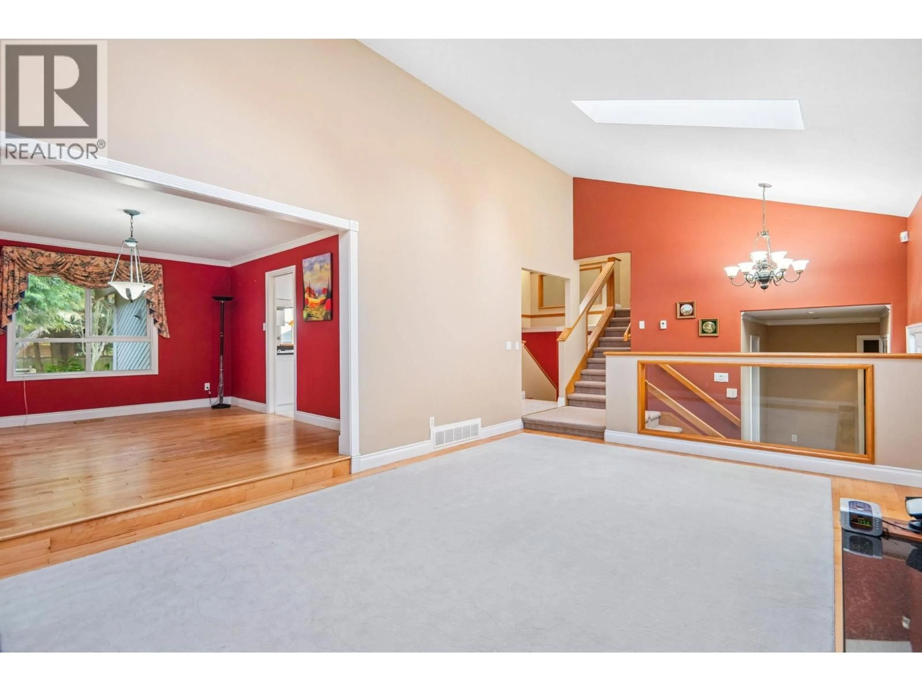 Indoor foyer for 8340 LUNEN ROAD, Richmond British Columbia V6Y2X2