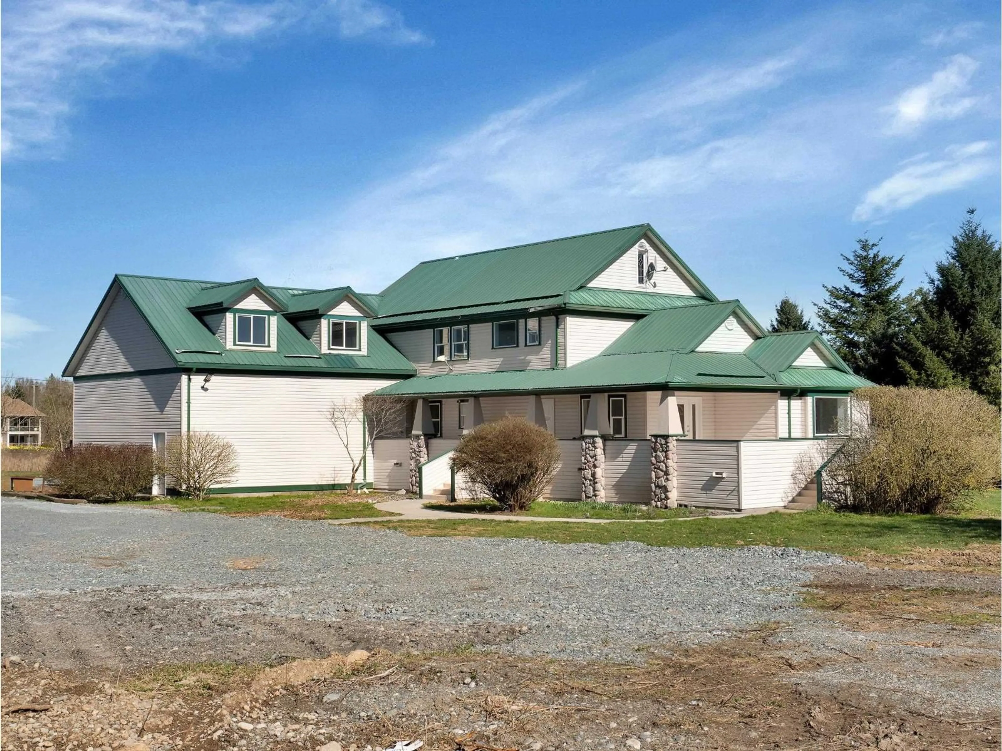 A pic from outside/outdoor area/front of a property/back of a property/a pic from drone, building for 27550 48 AVENUE, Langley British Columbia V4W1S1