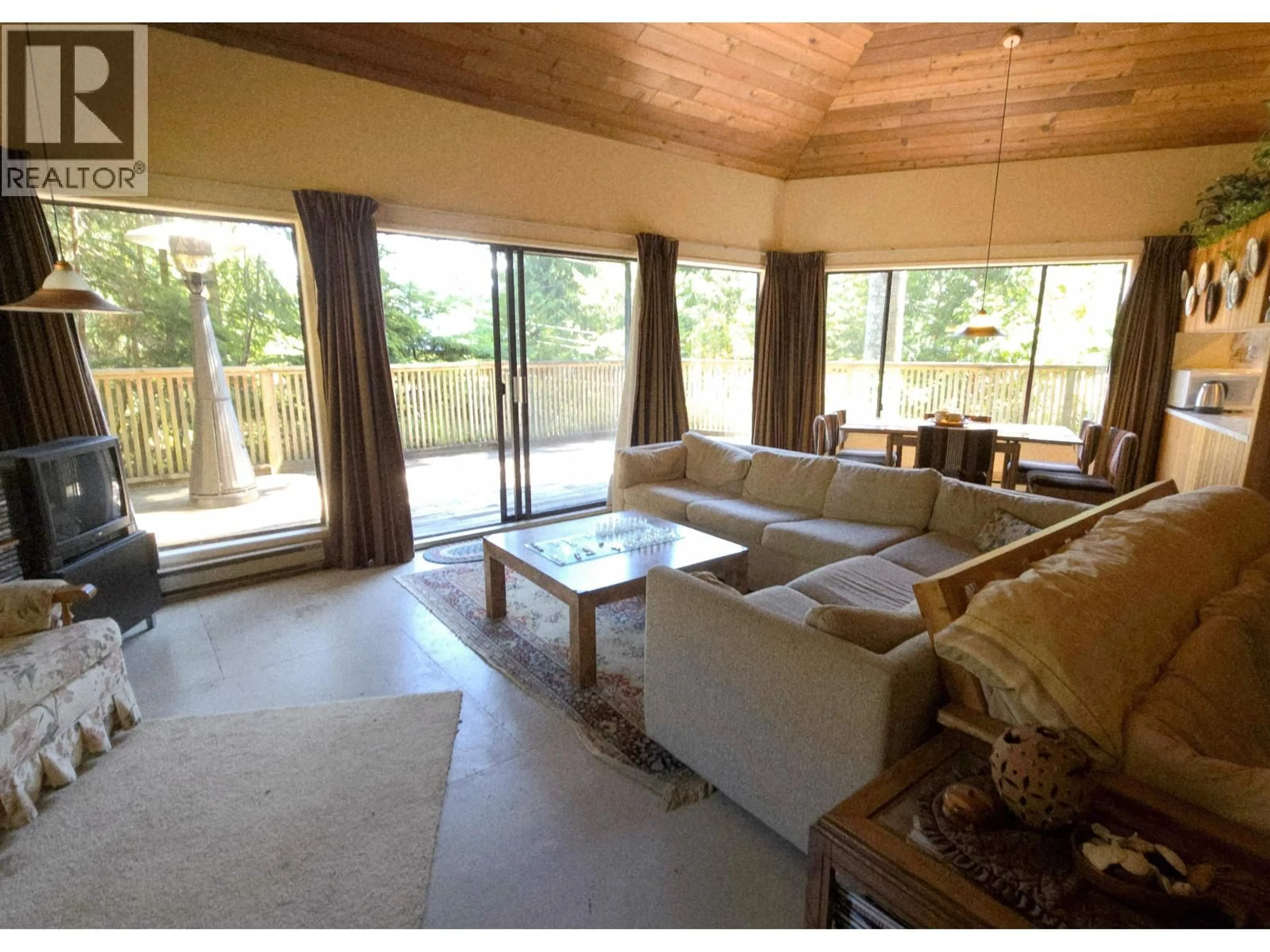 Living room with furniture, unknown for 427 COLLINGWOOD ROAD, Keats Island British Columbia V0N1V0