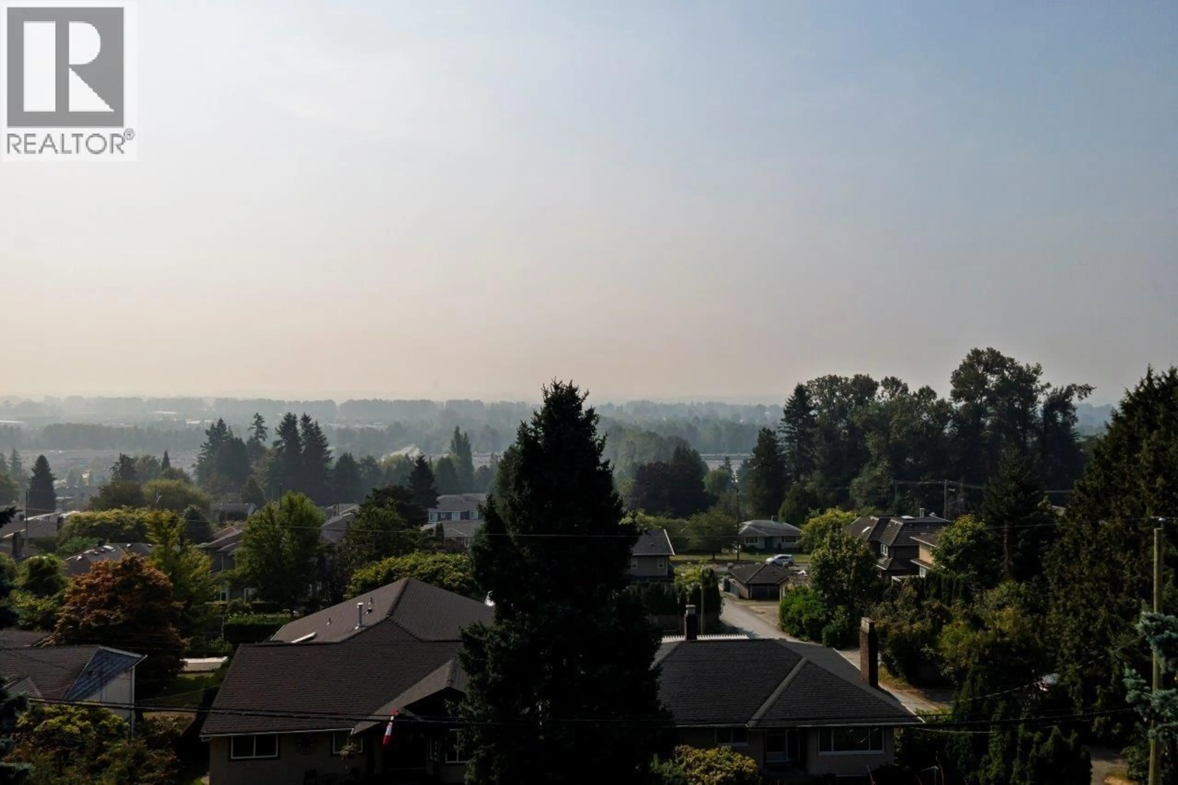 A pic from outside/outdoor area/front of a property/back of a property/a pic from drone, city buildings view from balcony for 4157 PORTLAND STREET, Burnaby British Columbia V5J2N3