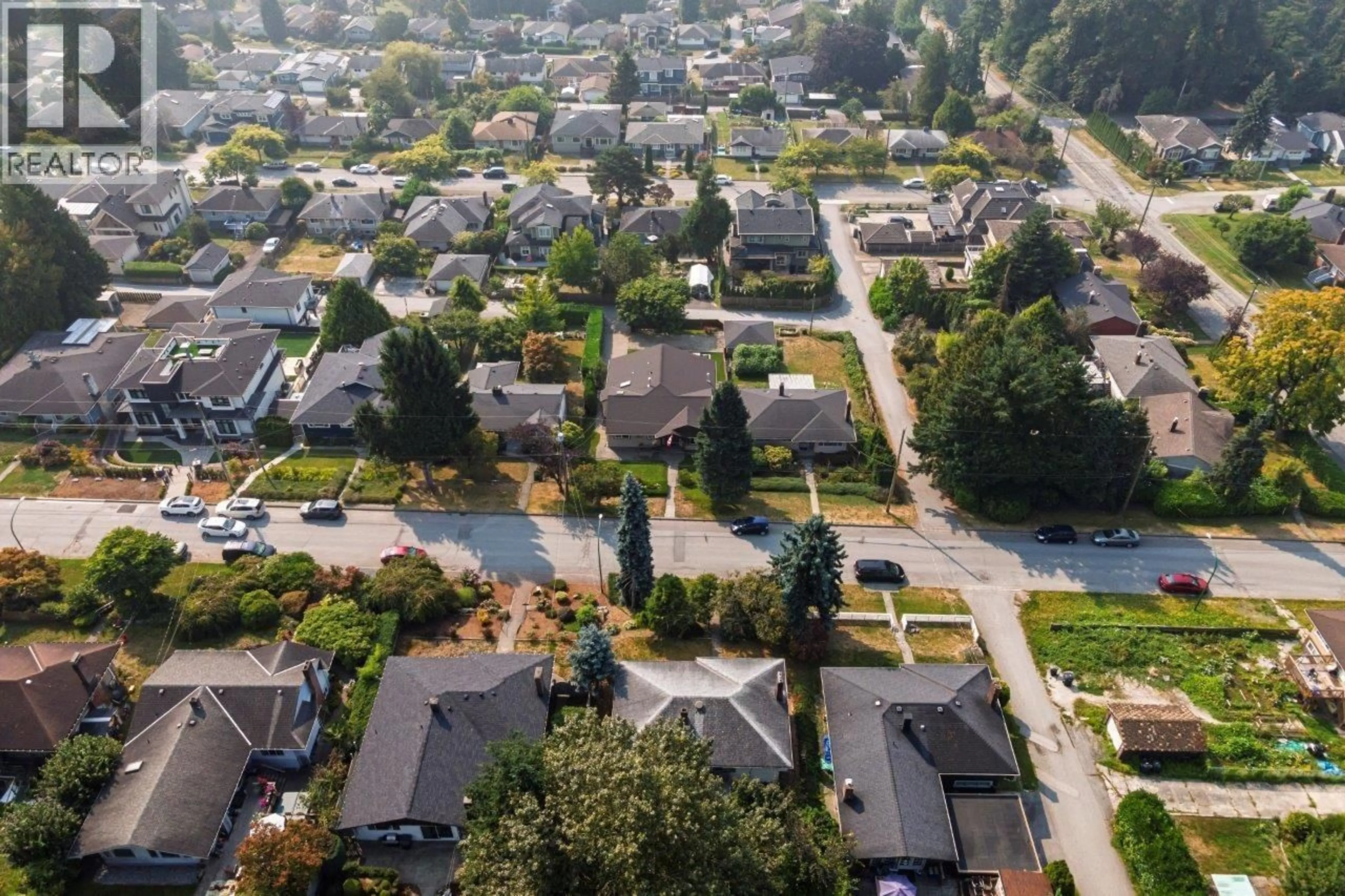 A pic from outside/outdoor area/front of a property/back of a property/a pic from drone, street for 4157 PORTLAND STREET, Burnaby British Columbia V5J2N3