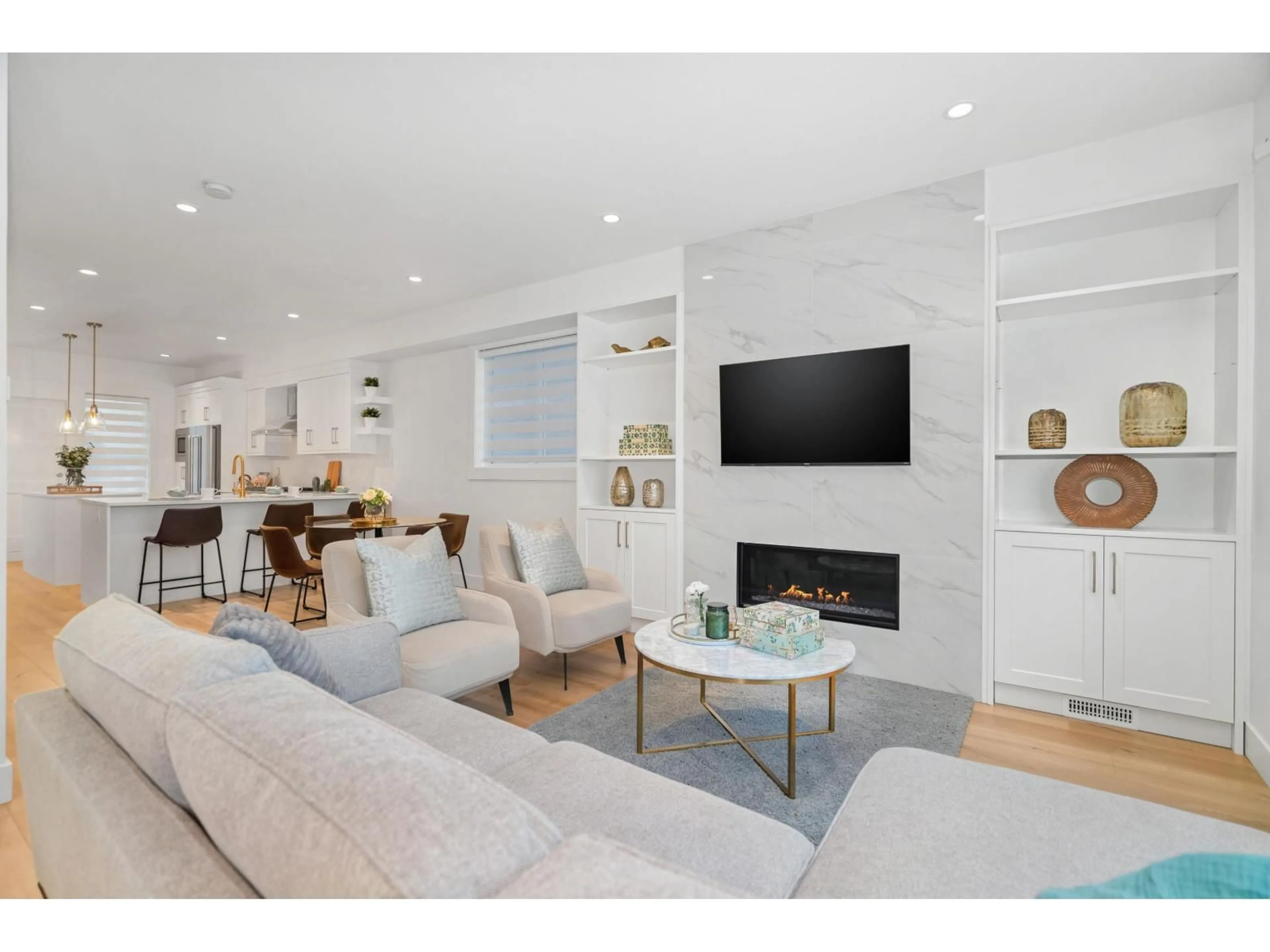 Living room with furniture, unknown for 14 - 9762 182A STREET, Surrey British Columbia V4N6W5