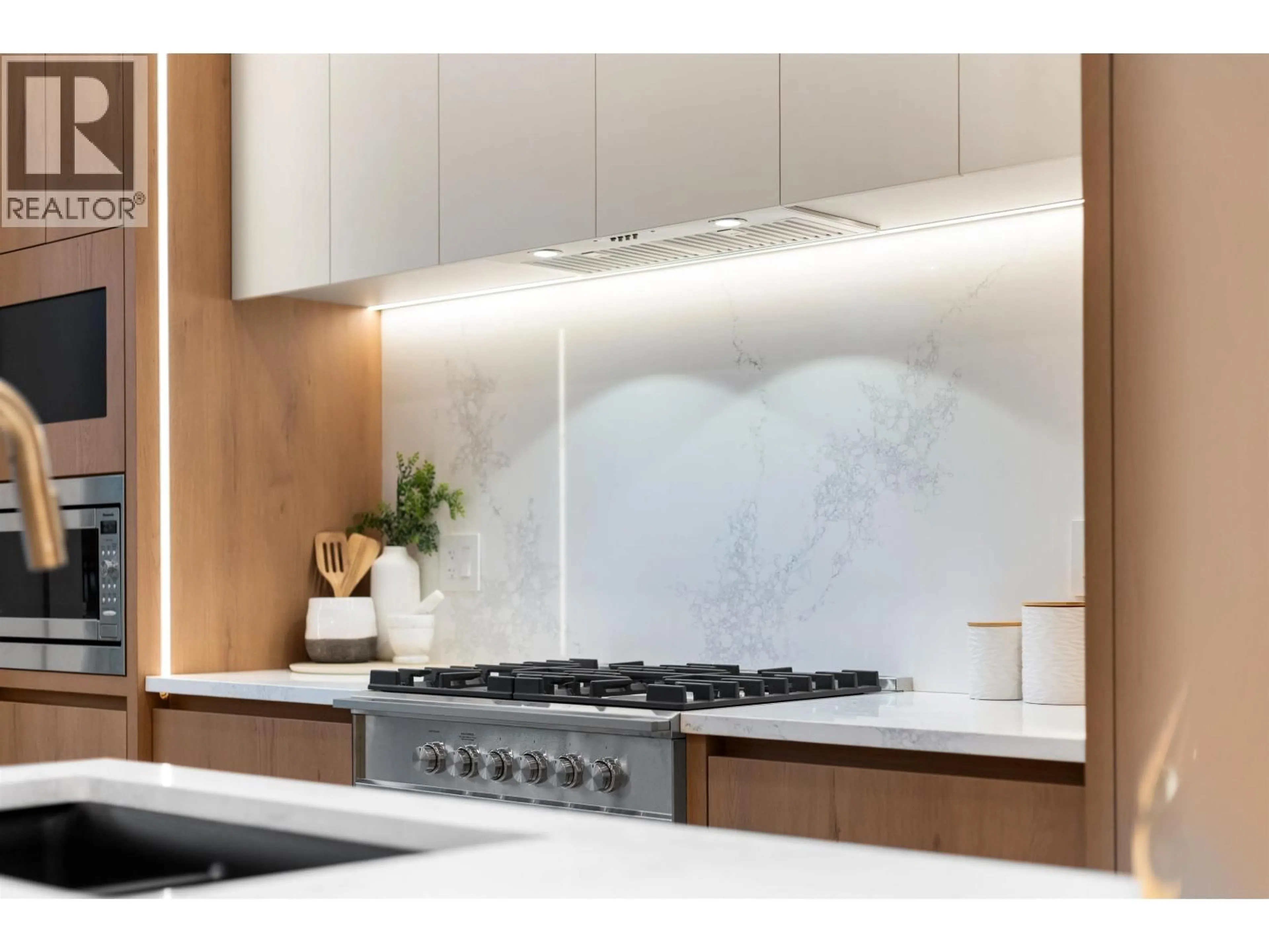 Contemporary kitchen, ceramic/tile floor for 1 - 2435 NAPIER STREET, Vancouver British Columbia V5K2W2