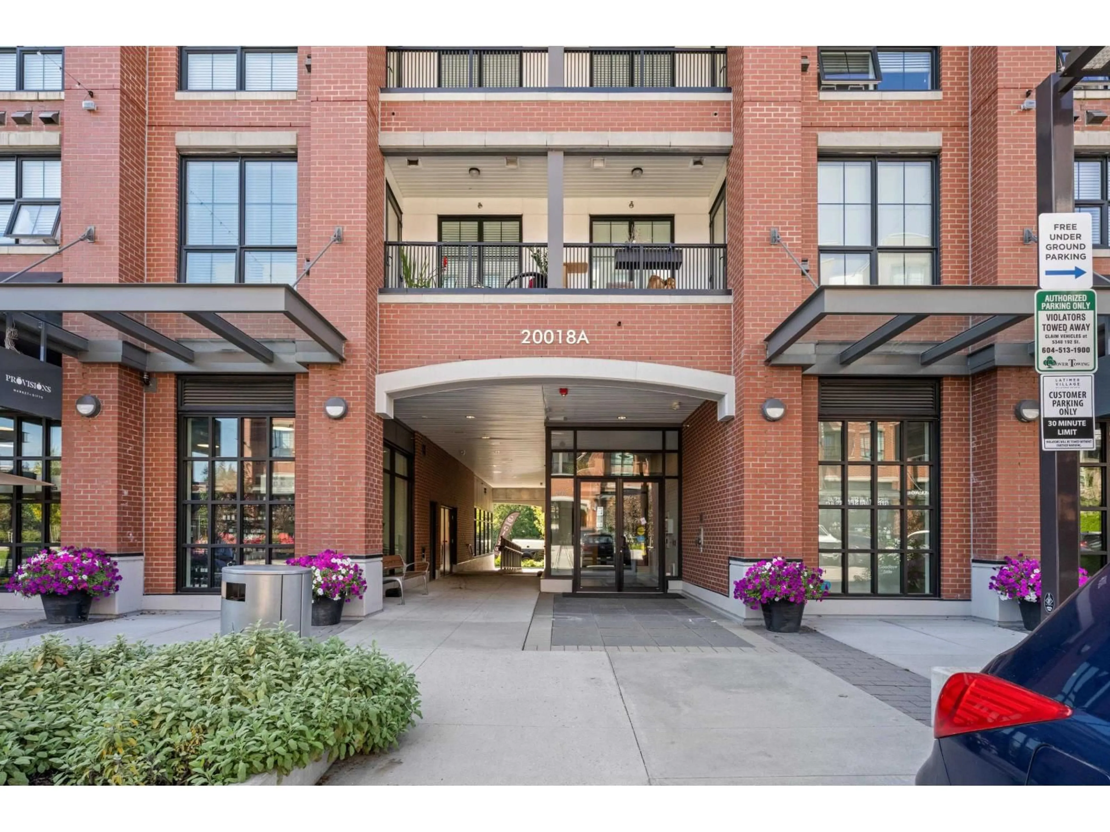 Indoor foyer for A304 - 20018 83A AVENUE, Langley British Columbia V2Y3P2