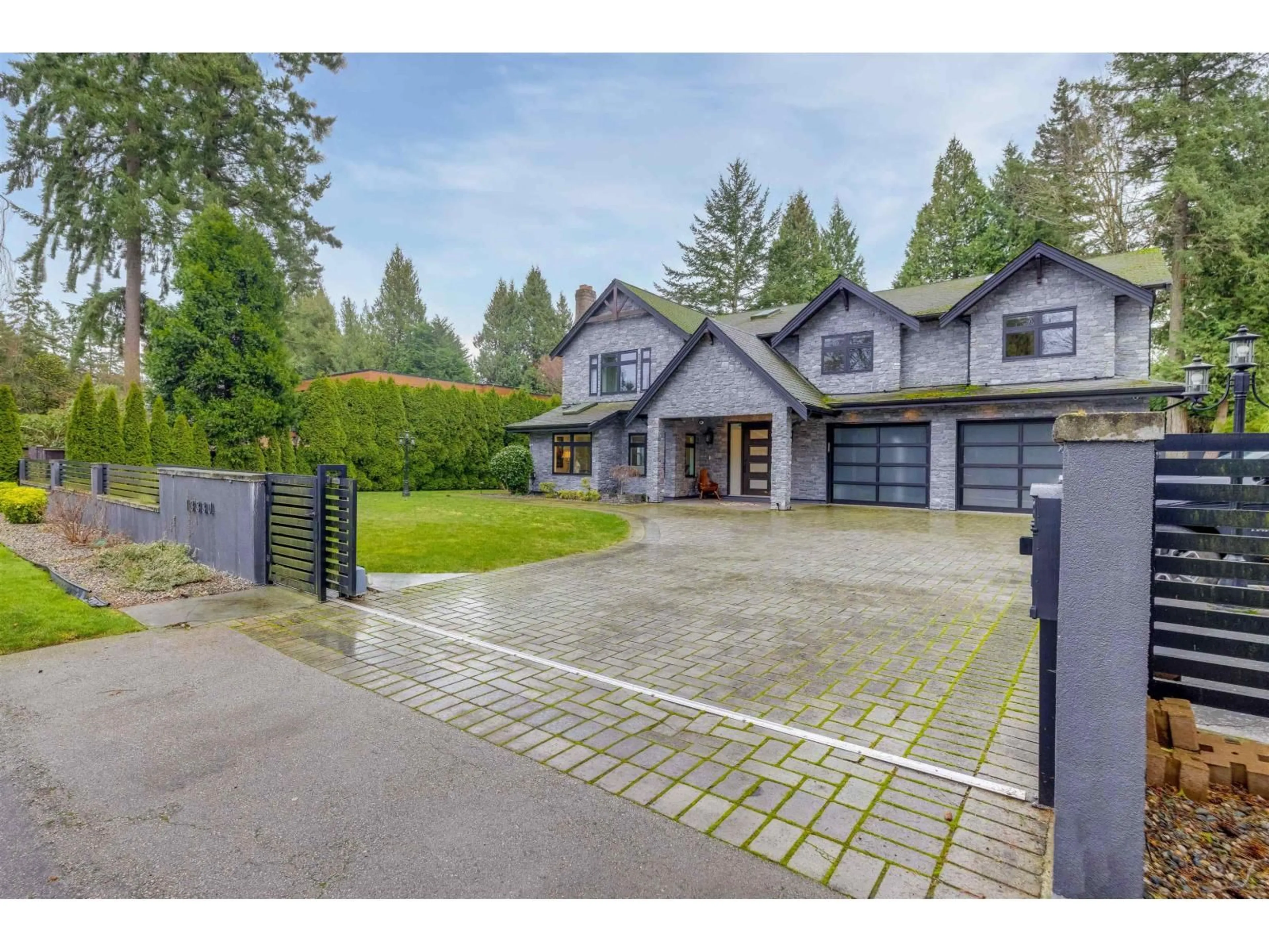 A pic from outside/outdoor area/front of a property/back of a property/a pic from drone, street for 13330 20 AVENUE, Surrey British Columbia V4A1Z4