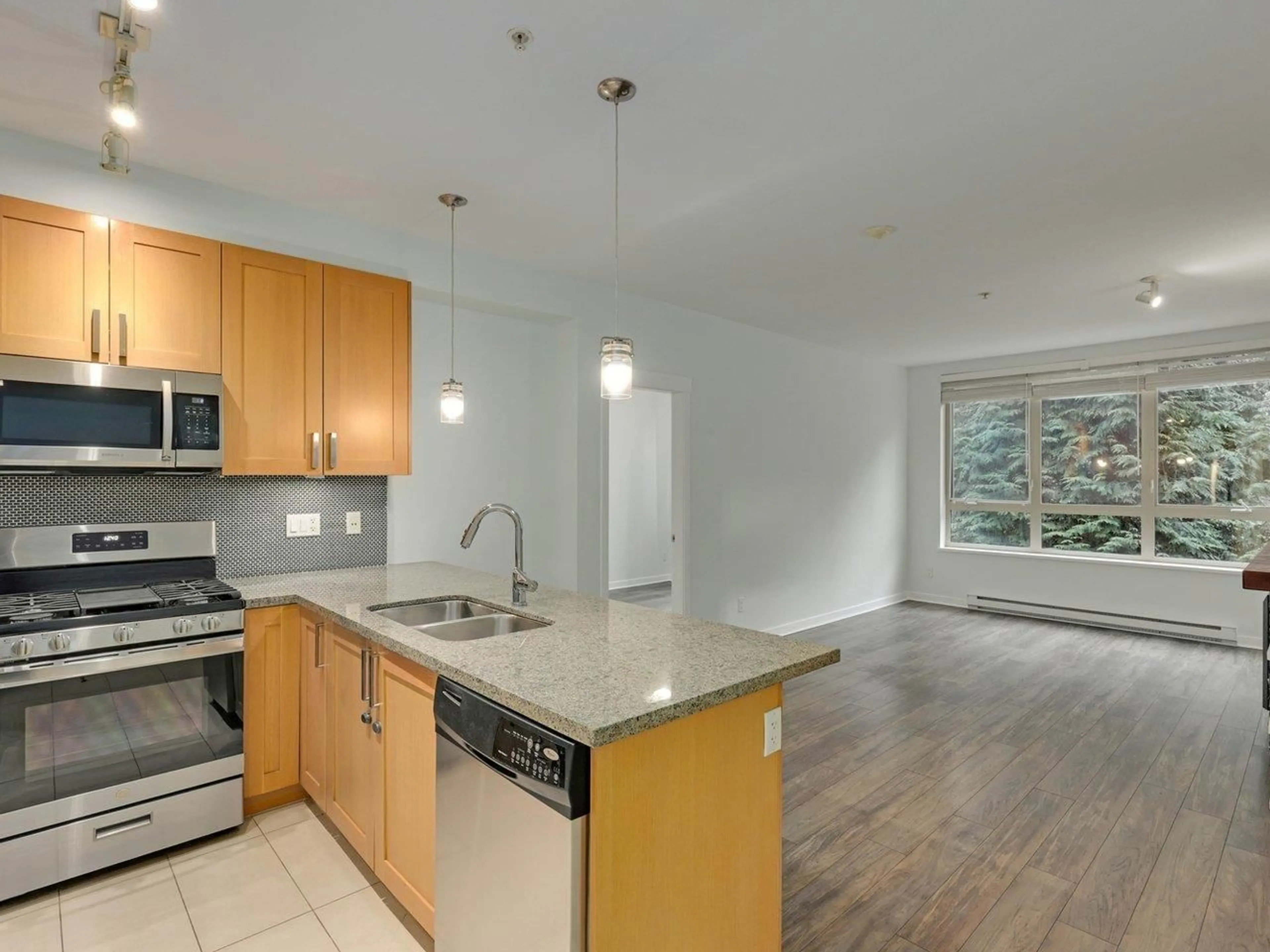 Open concept kitchen, unknown for 224 - 15918 26 AVENUE, Surrey British Columbia V3S5K3