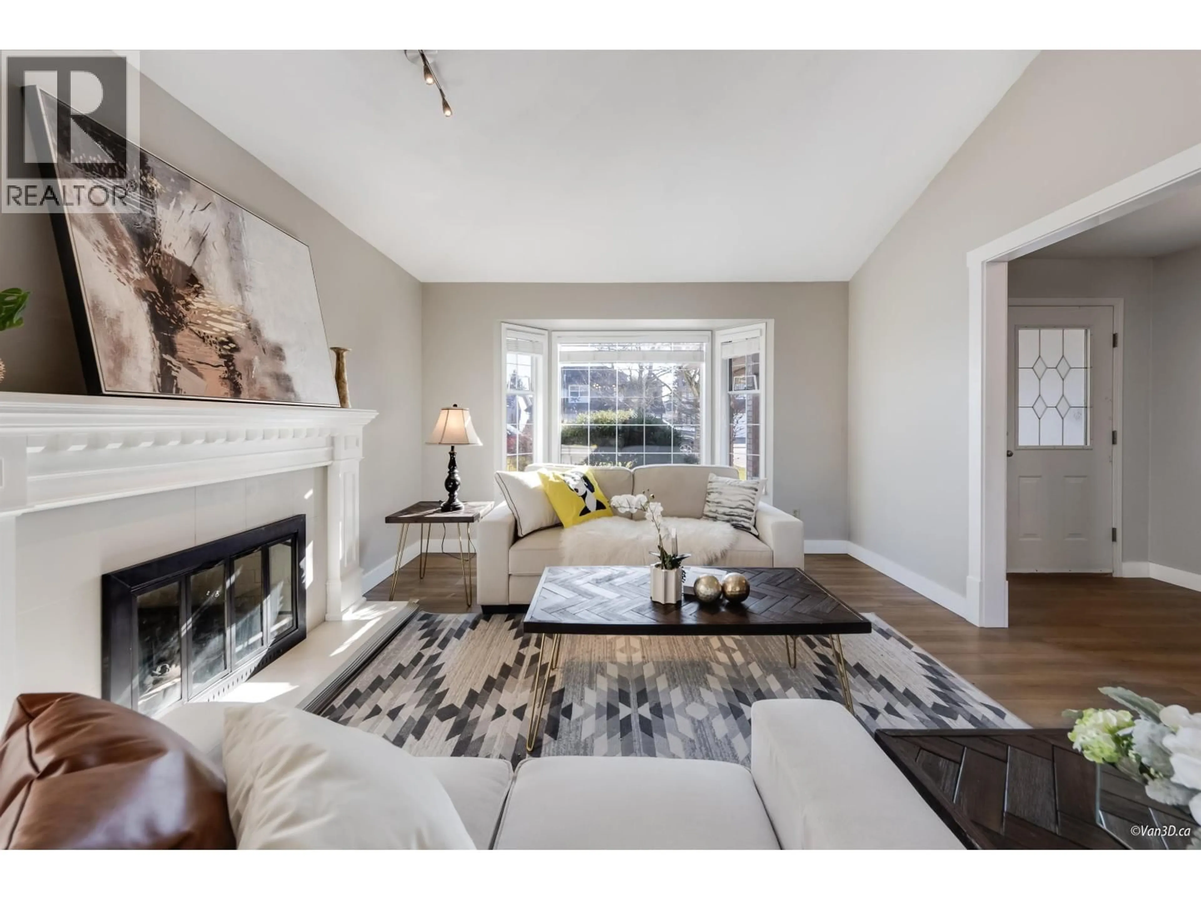 Living room with furniture, unknown for 6167 45 AVENUE, Delta British Columbia V4K4R1