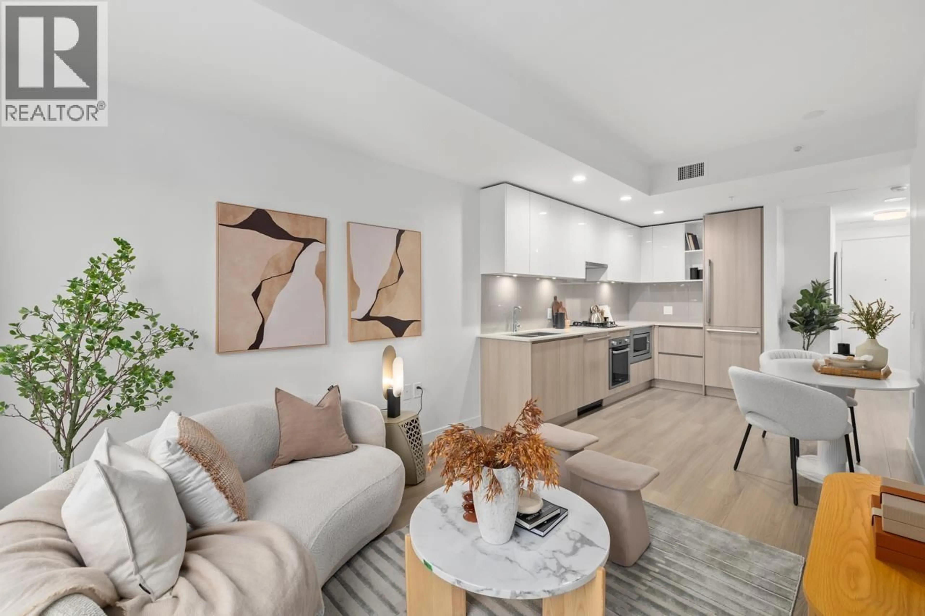 Living room with furniture, unknown for 803 - 618 CARNARVON STREET, New Westminster British Columbia V3M0N9