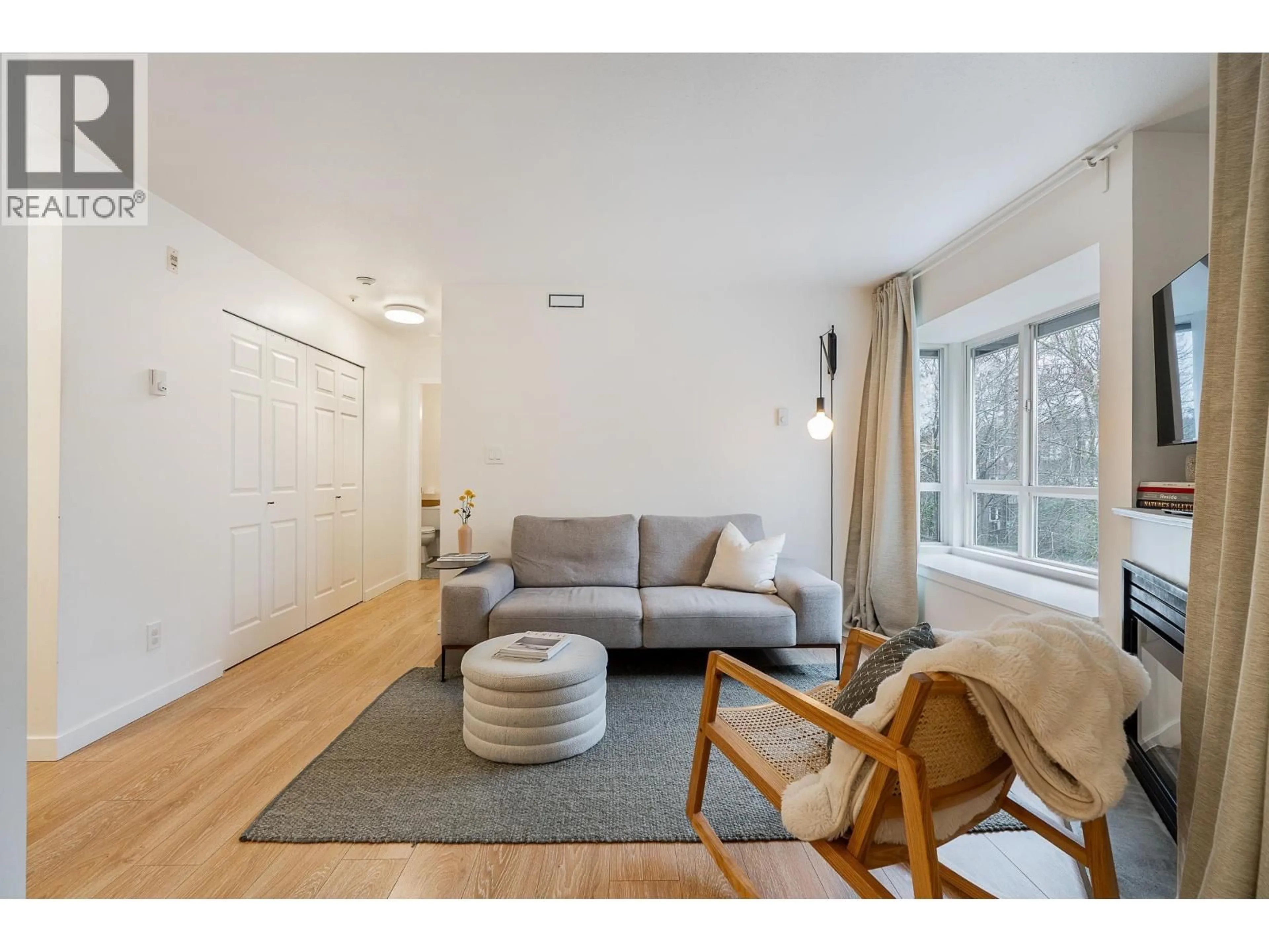 Living room with furniture, unknown for 407 - 3 GARDEN DRIVE, Vancouver British Columbia V5L5C6