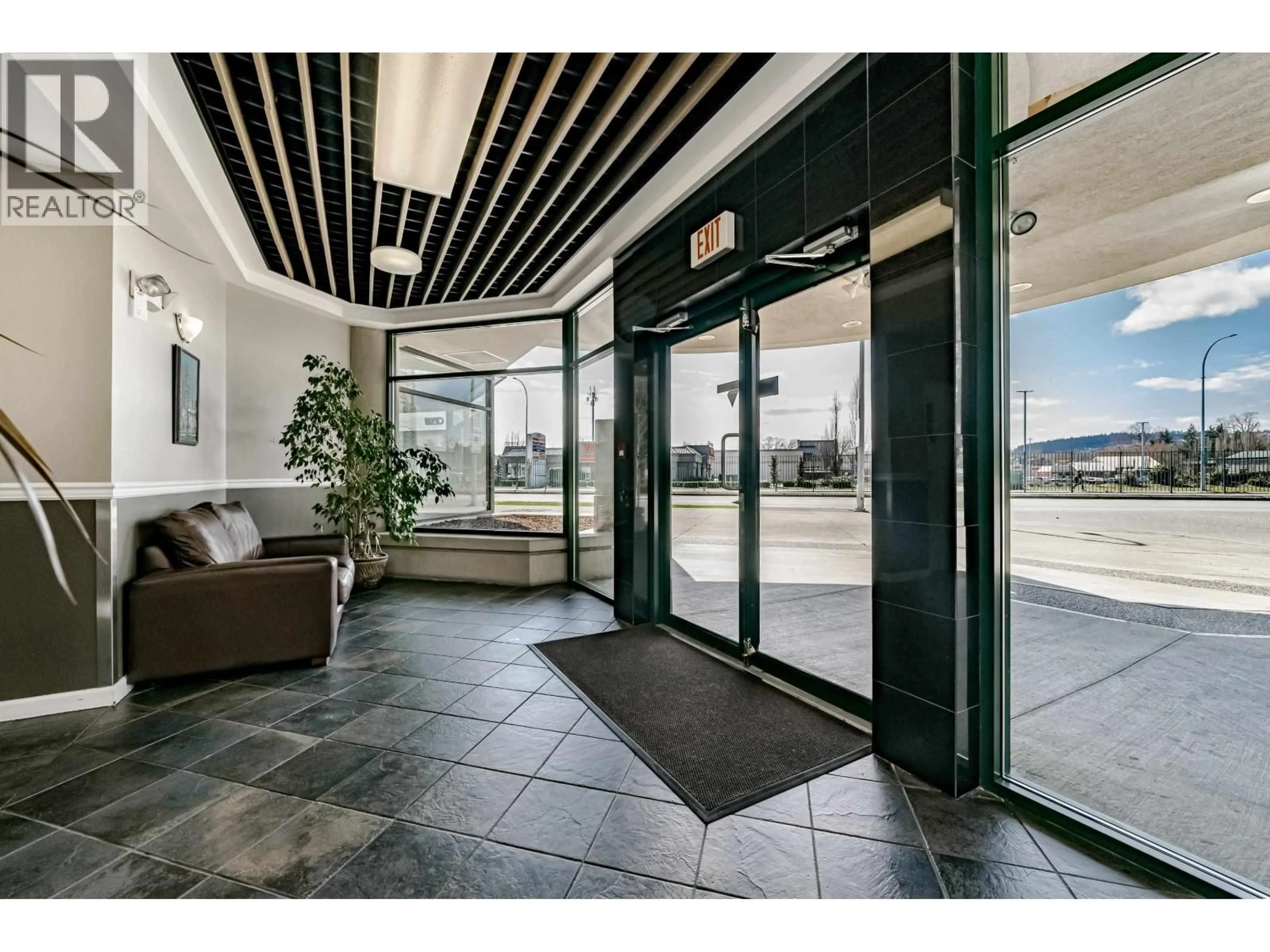 Indoor foyer for A306 - 2099 LOUGHEED HIGHWAY, Port Coquitlam British Columbia V3B1A8