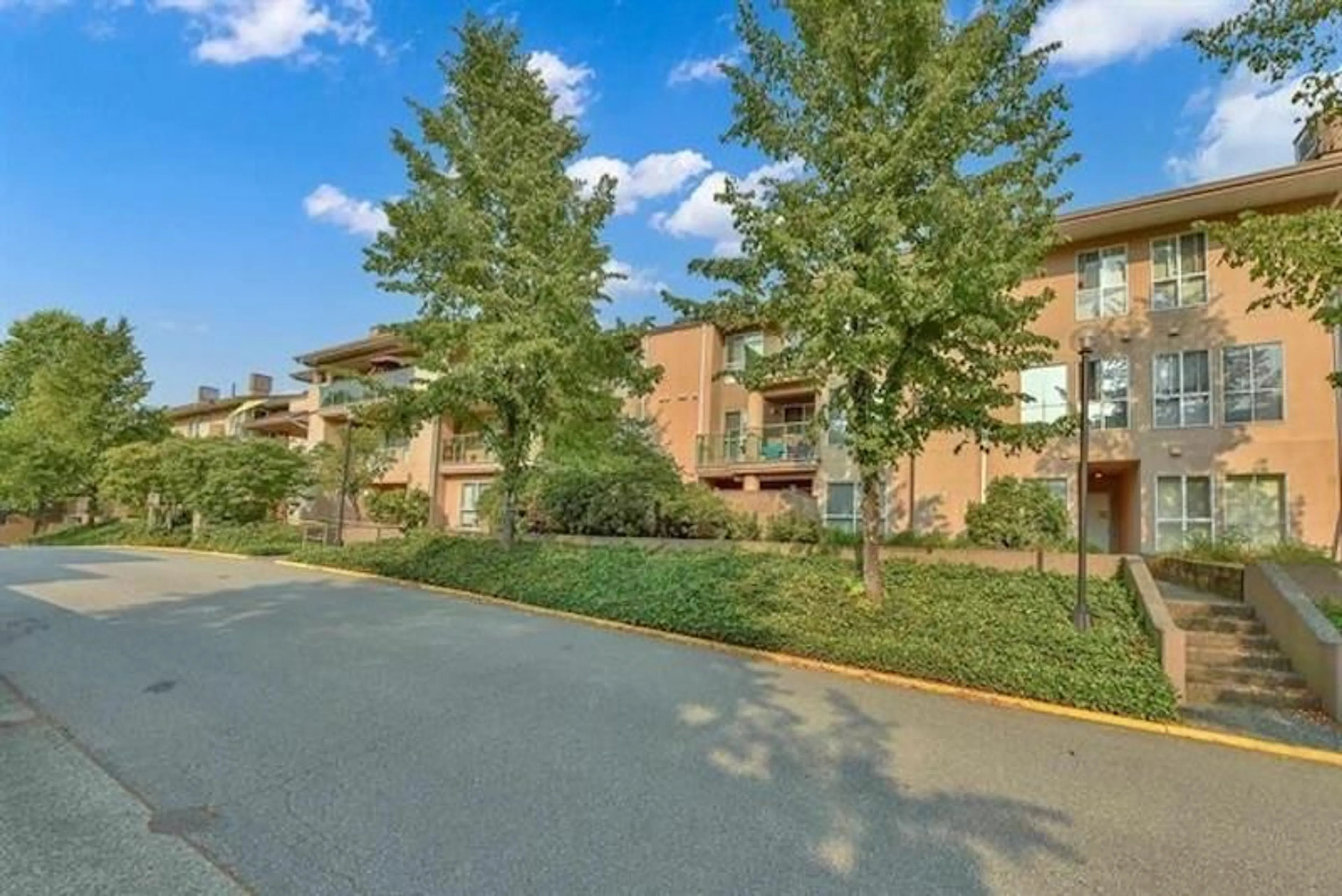 Patio, unknown for 104 - 14993 101A AVENUE, Surrey British Columbia V3R0T1