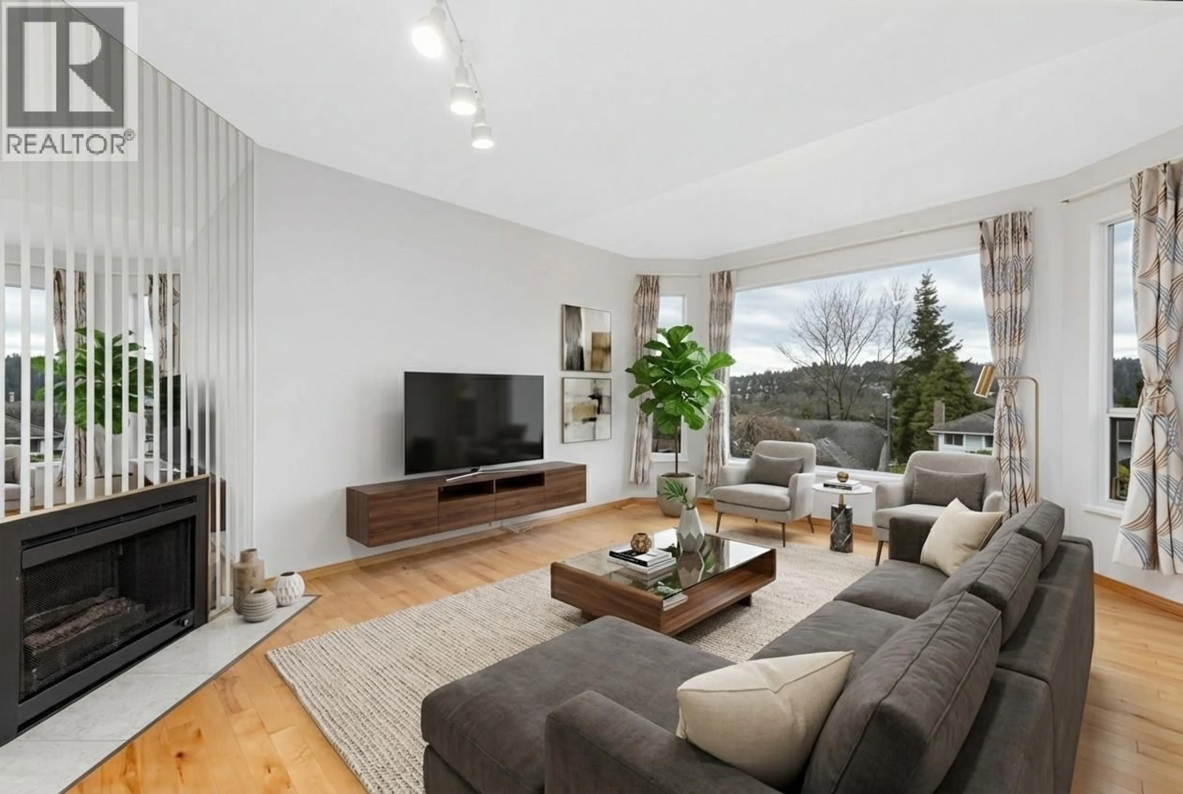 Living room with furniture, wood/laminate floor for 2825 NASH DRIVE, Coquitlam British Columbia V3B6T1