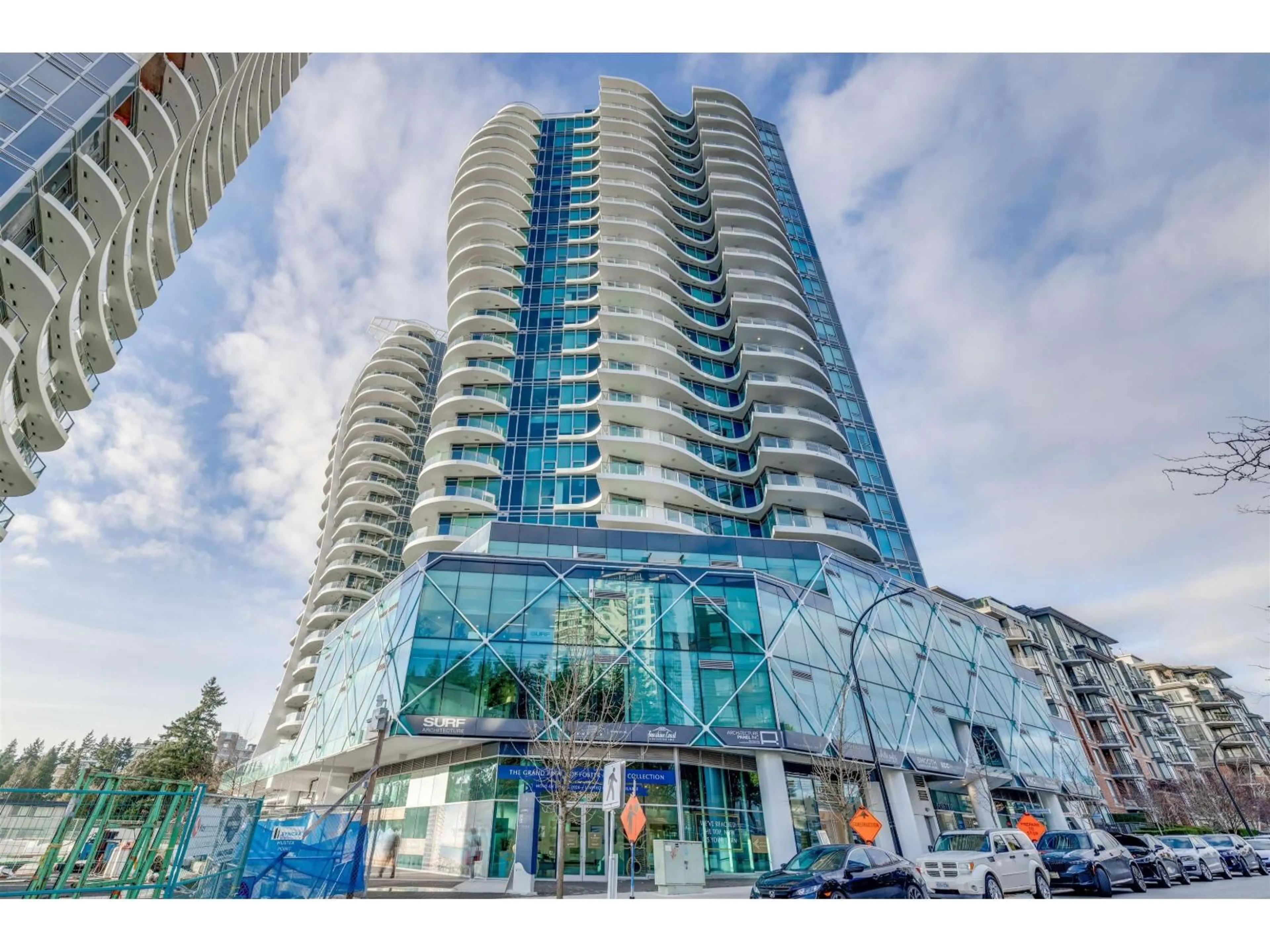 Indoor foyer for 604 - 1501 FOSTER STREET, White Rock British Columbia V4B0C3