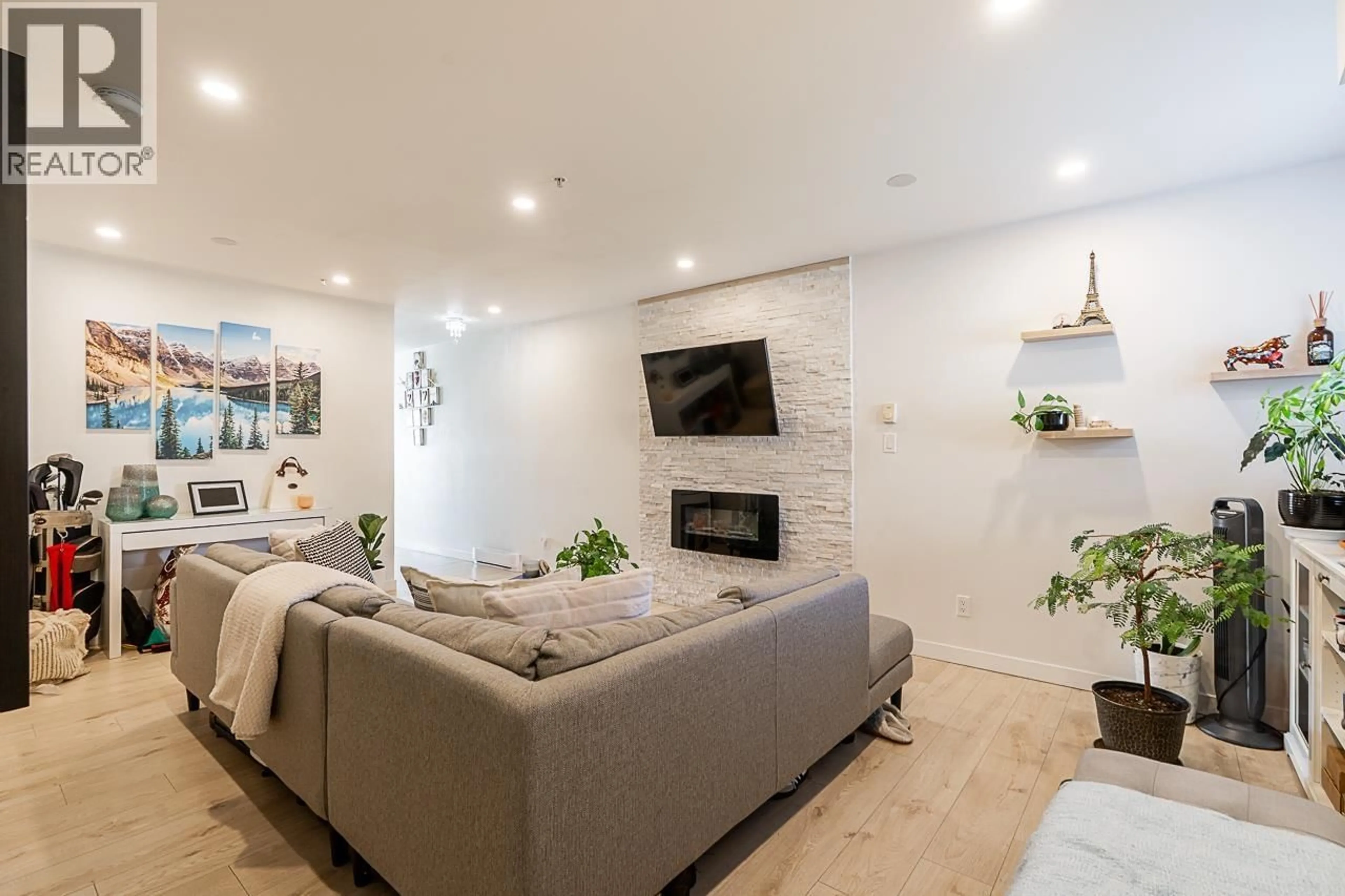 Living room with furniture, unknown for 211 - 5625 SENLAC STREET, Vancouver British Columbia V5R6G8