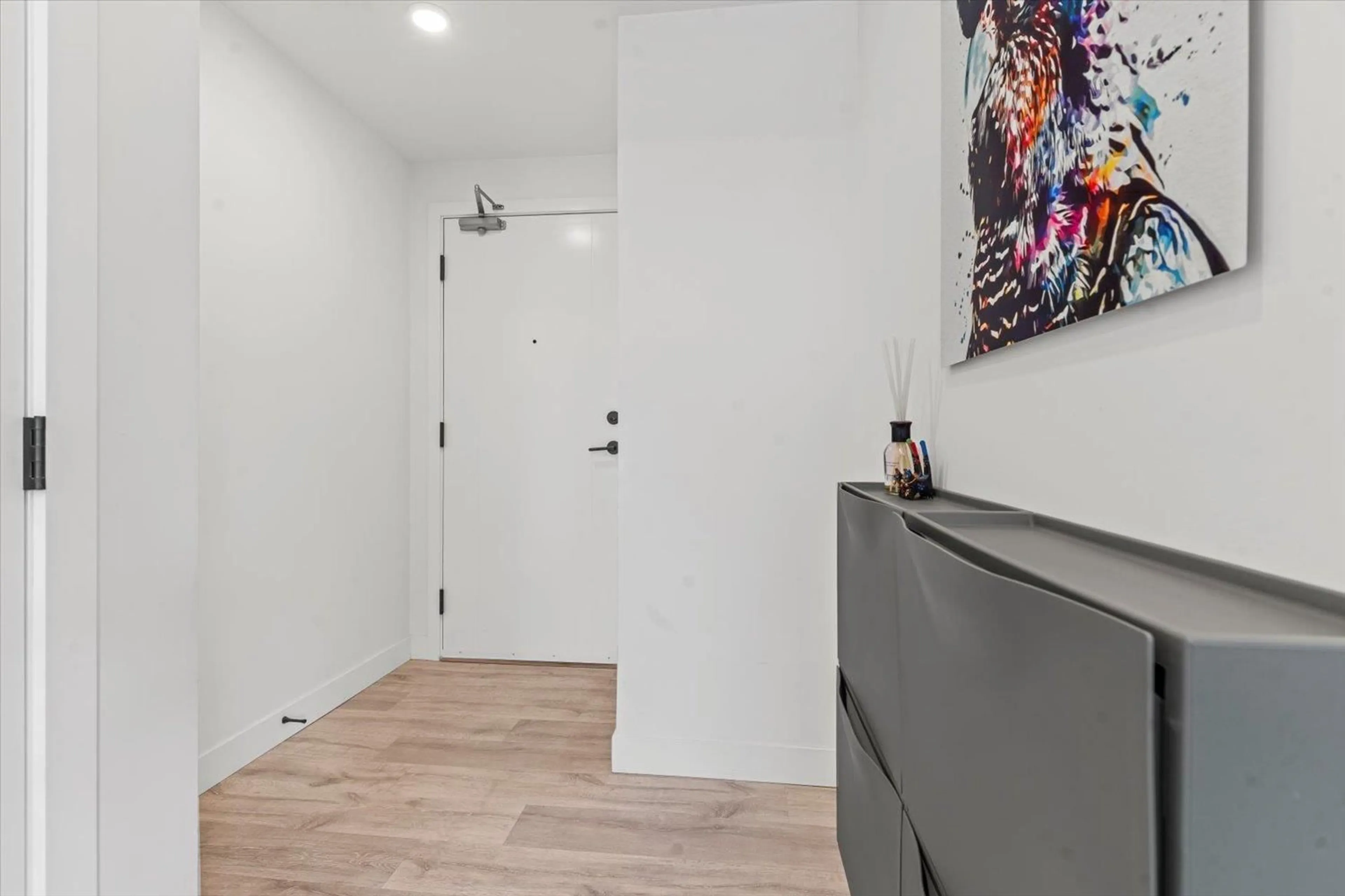 Indoor entryway for 401 - 32838 LANDEAU PLACE, Abbotsford British Columbia V2S0M6