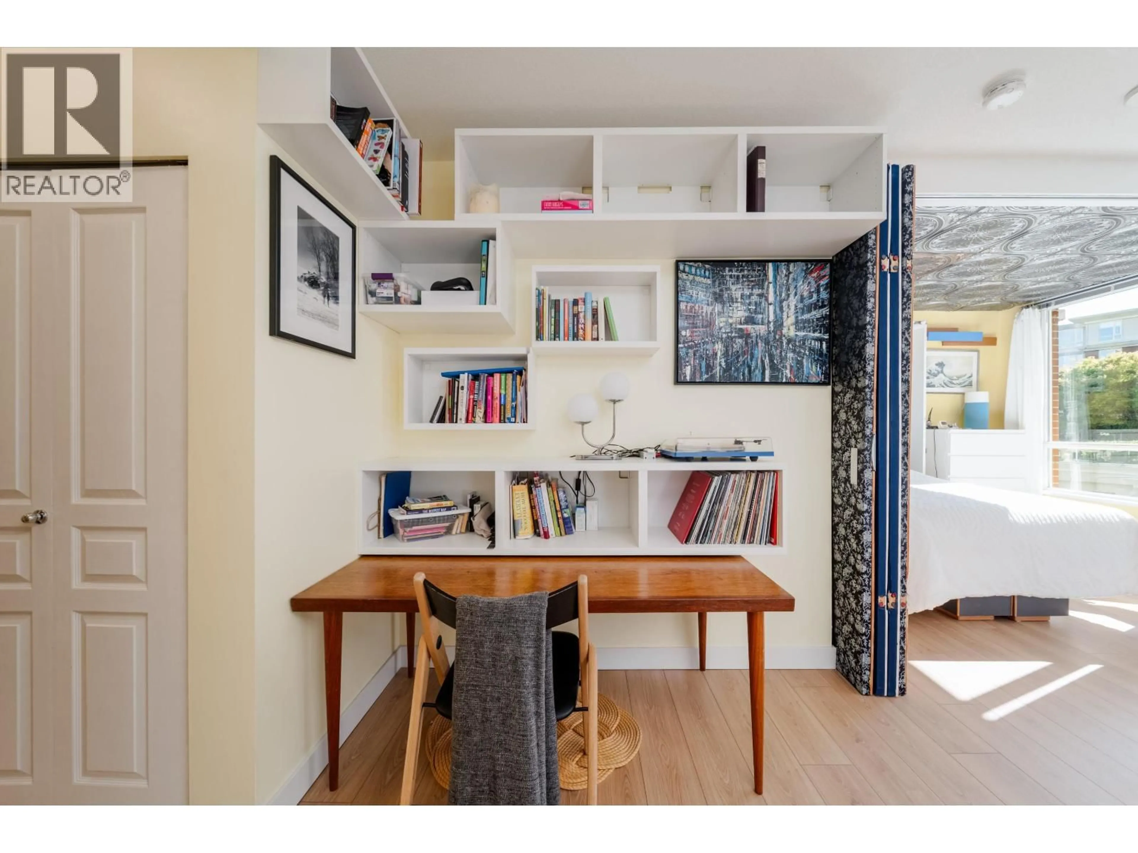 Unknown for 420 - 4028 KNIGHT STREET, Vancouver British Columbia V5N5Y8