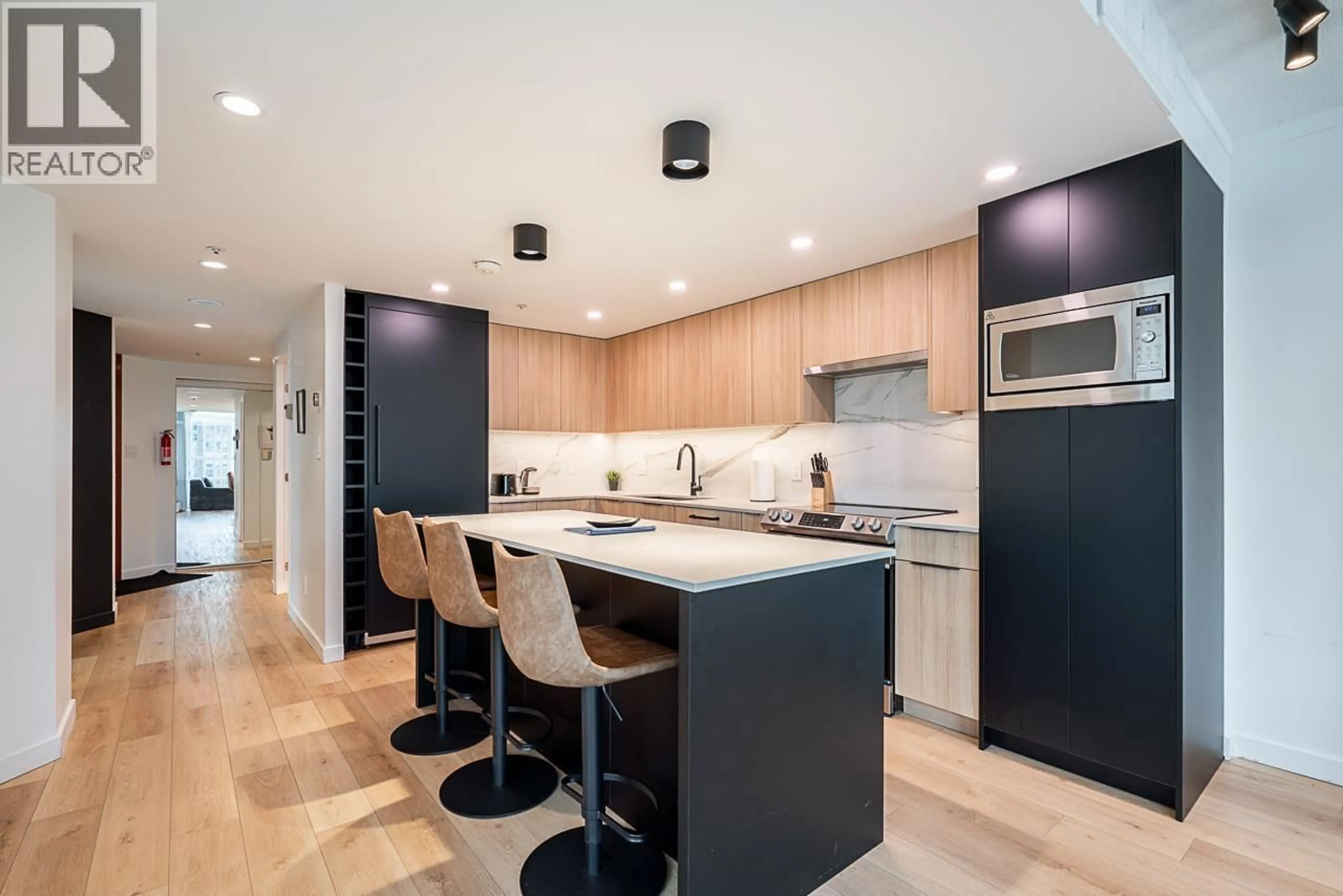 Contemporary kitchen, unknown for 1201 - 1050 BURRARD STREET, Vancouver British Columbia V6Z2S3