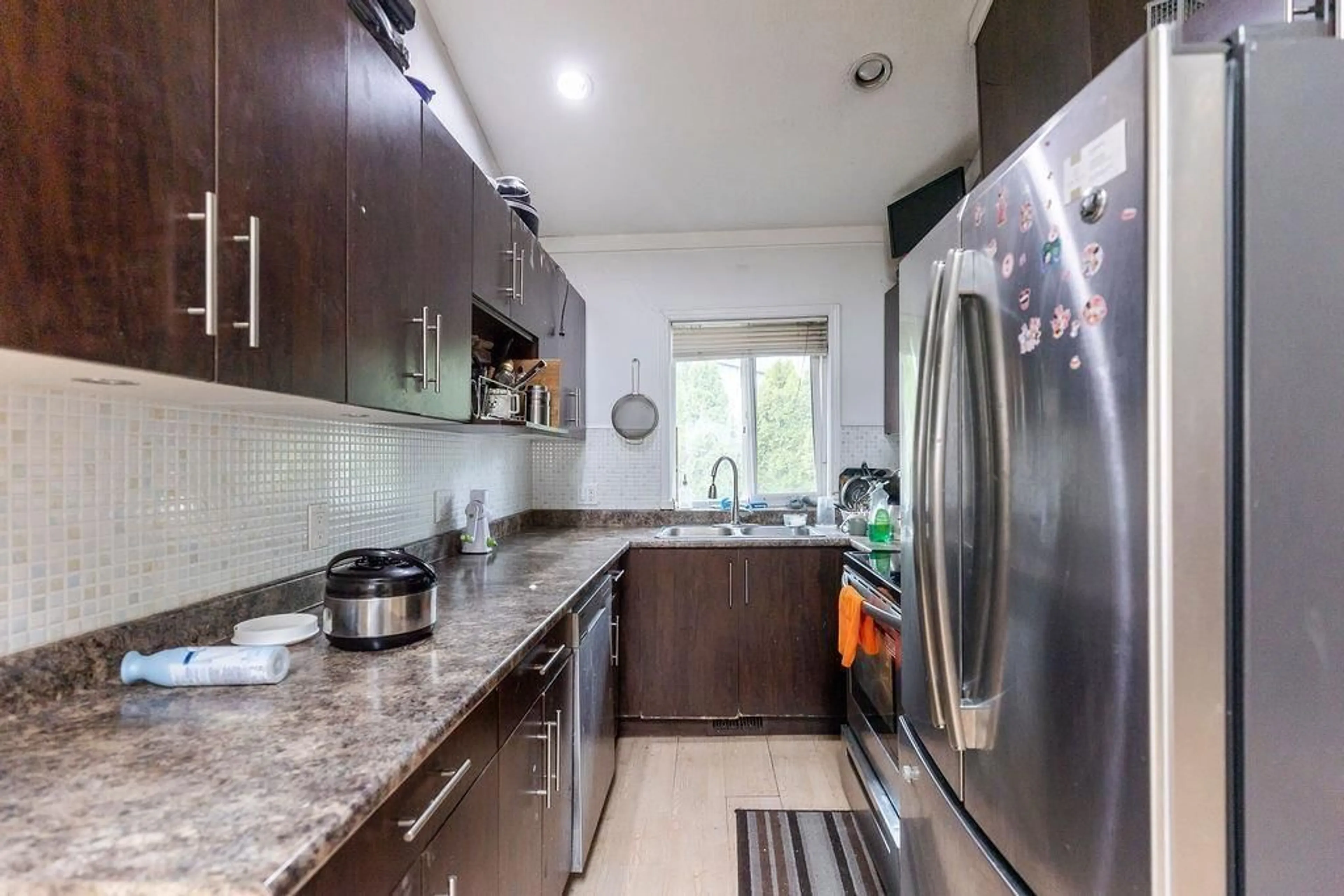 Standard kitchen, unknown for 12769 114B AVENUE, Surrey British Columbia V3V3P7