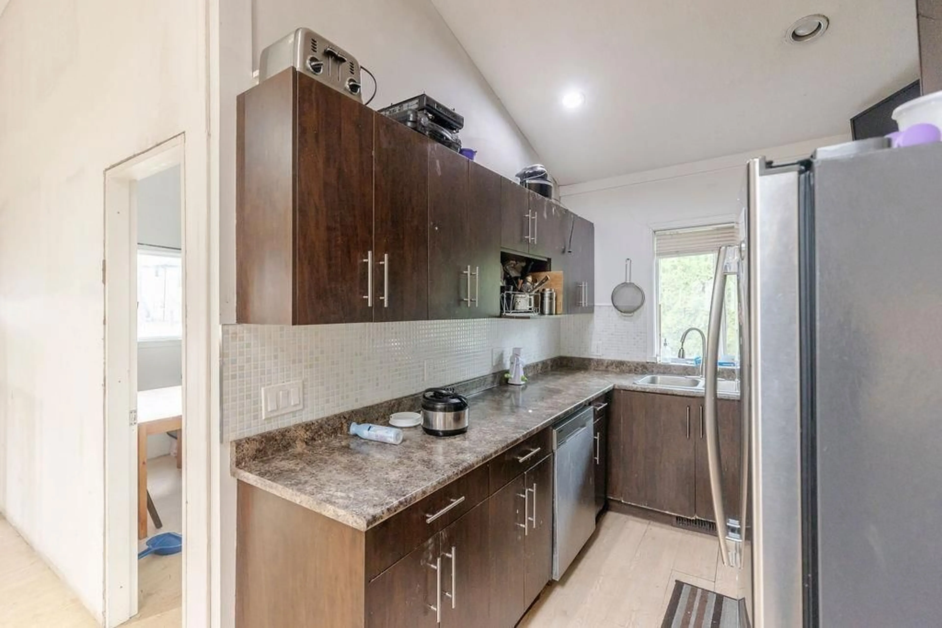 Standard kitchen, ceramic/tile floor for 12769 114B AVENUE, Surrey British Columbia V3V3P7