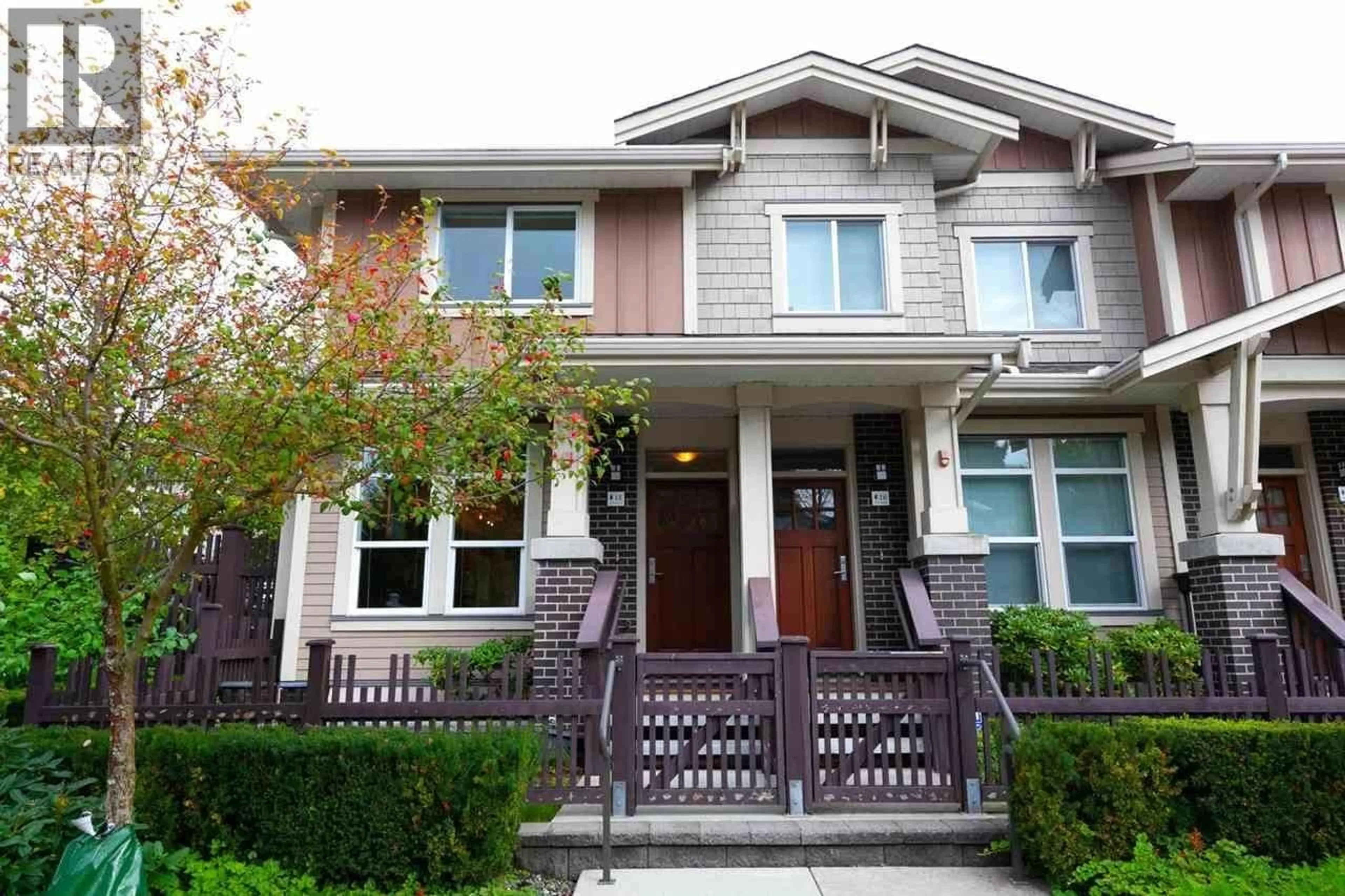 Home with vinyl exterior material, street for 15 - 5771 IRMIN STREET, Burnaby British Columbia V5J0C5