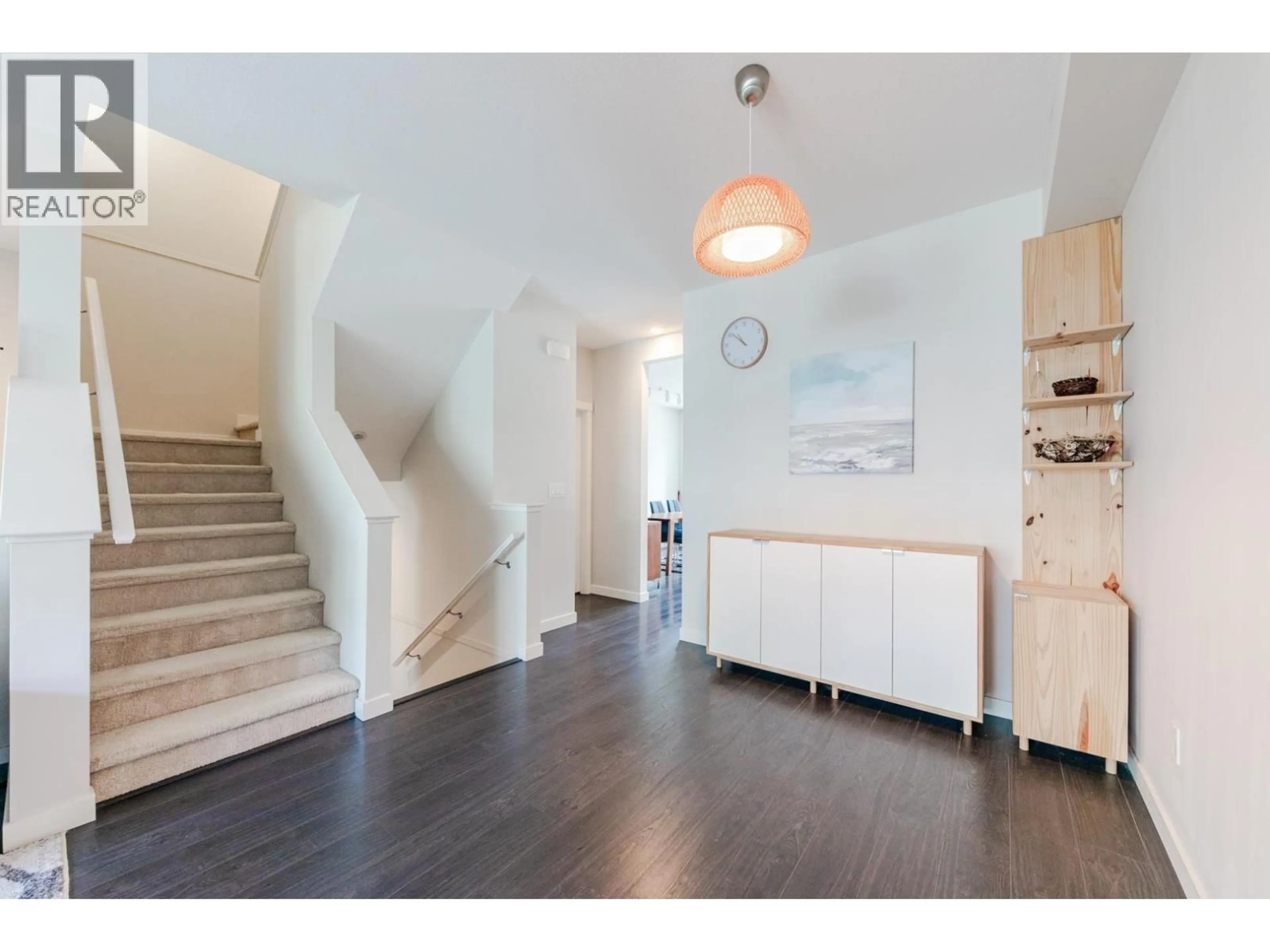 Indoor entryway for 54 - 5510 ADMIRAL WAY, Delta British Columbia V4K0C3