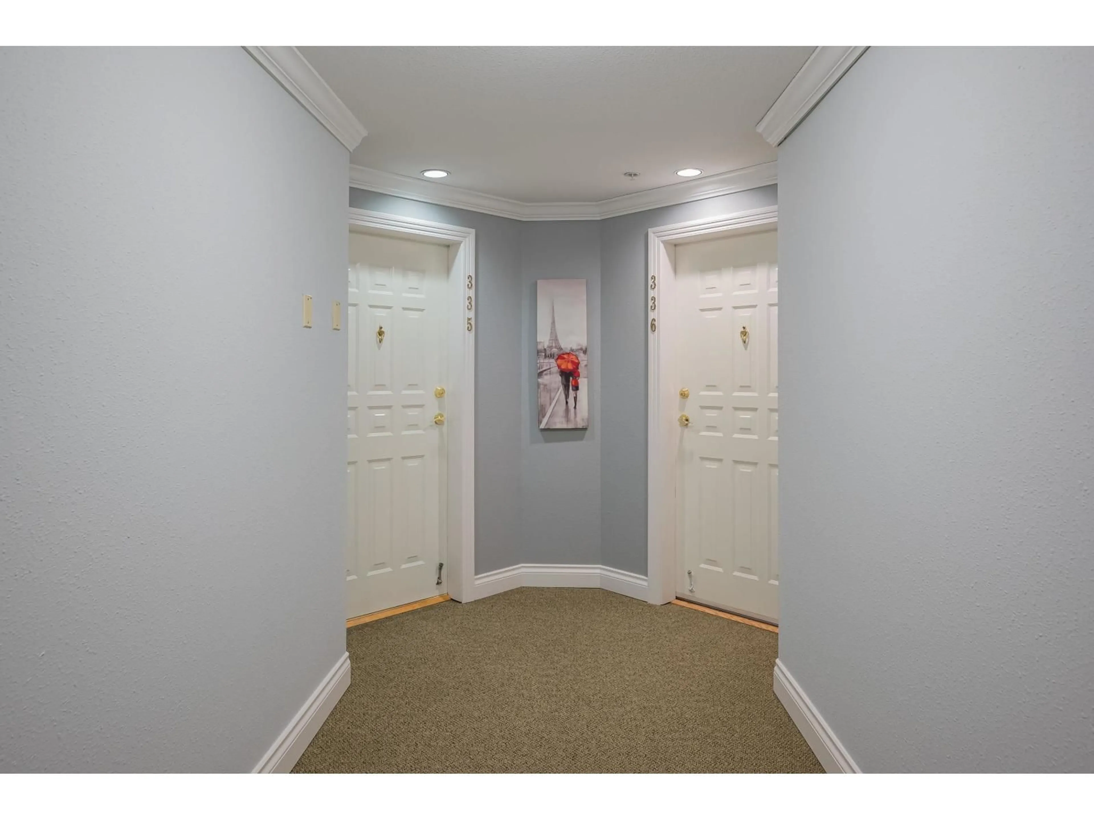 Indoor foyer for 335 - 2451 GLADWIN ROAD, Abbotsford British Columbia V2T3N8