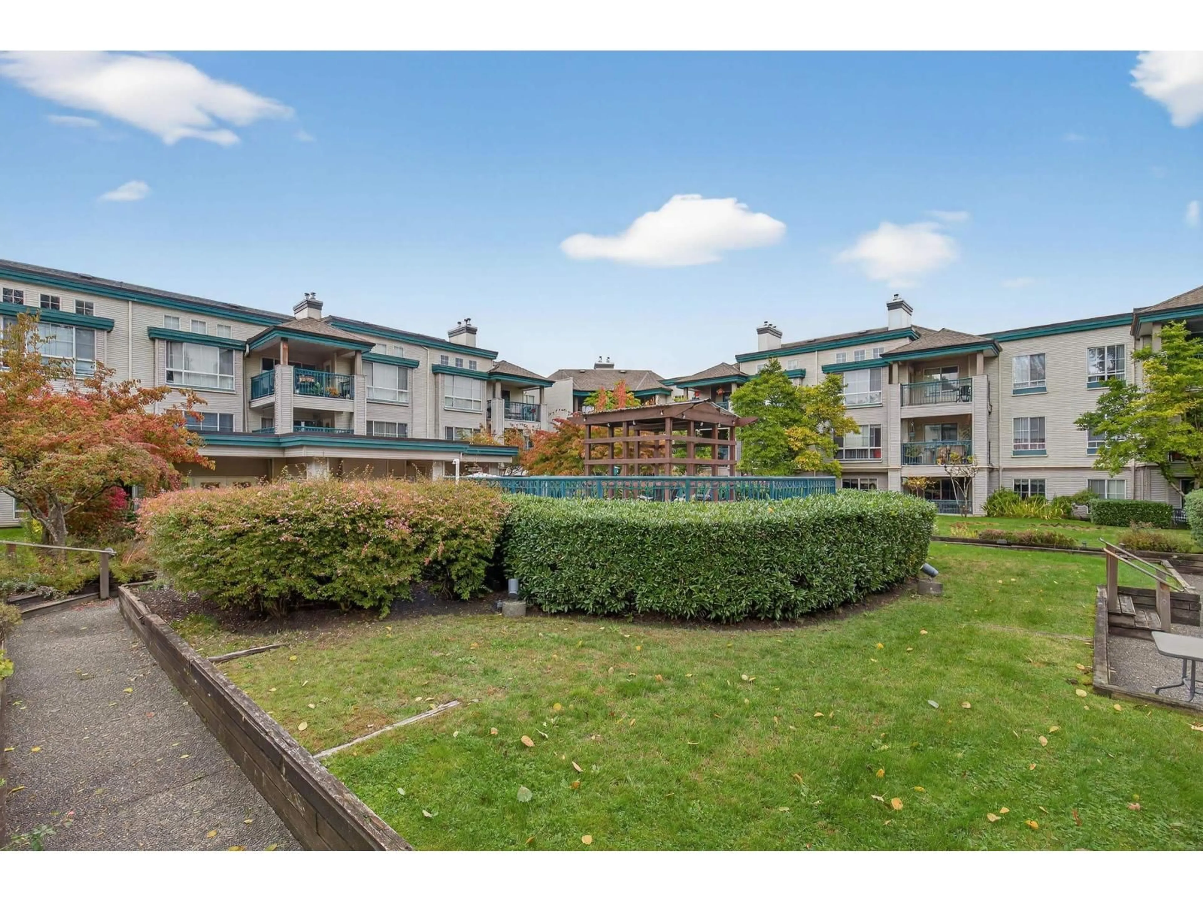 A pic from outside/outdoor area/front of a property/back of a property/a pic from drone, unknown for 322 - 19528 FRASER HIGHWAY, Surrey British Columbia V3S8P4