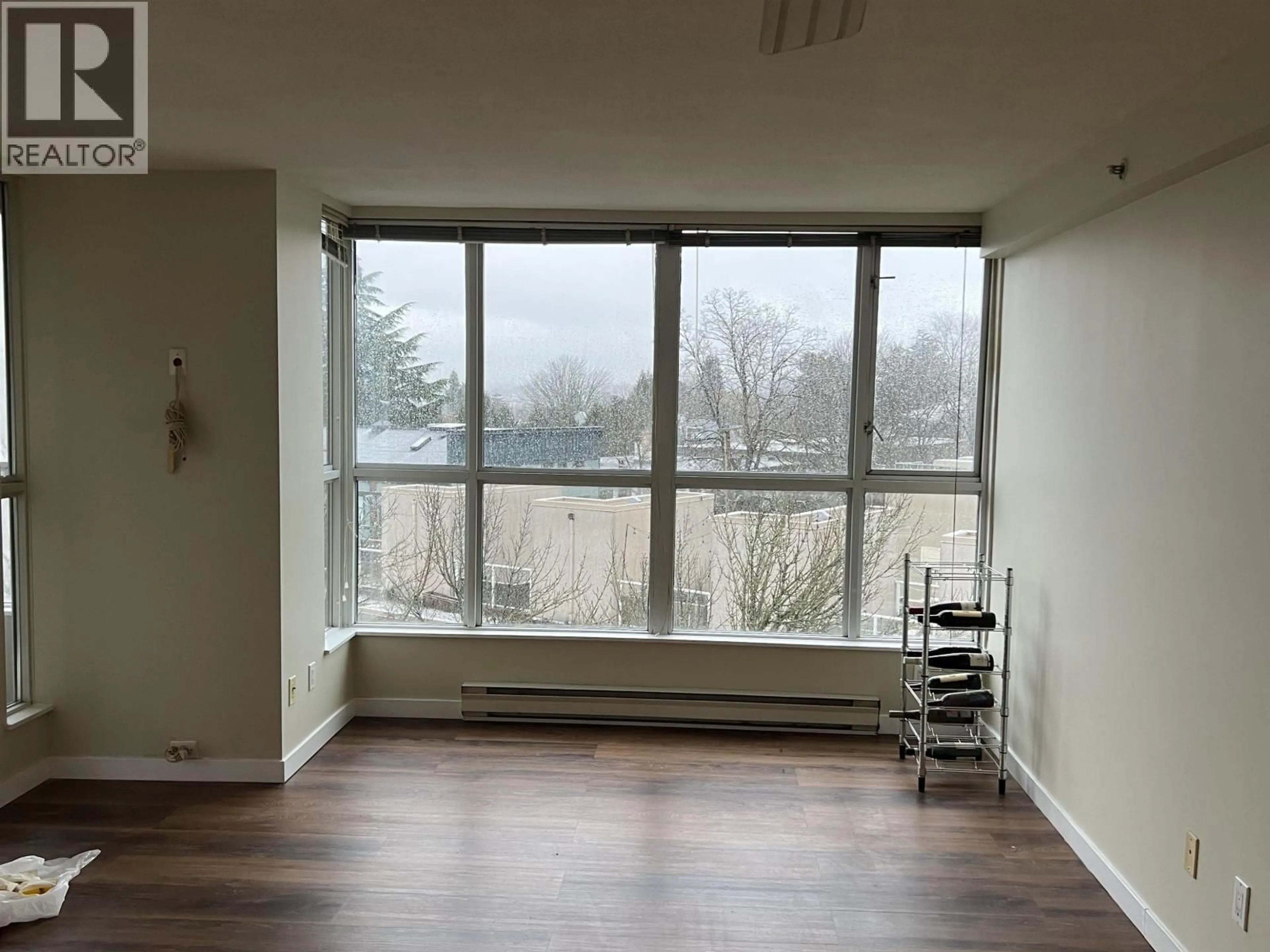 A pic of a room for 412 - 288 8TH AVENUE, Vancouver British Columbia V5T4S8