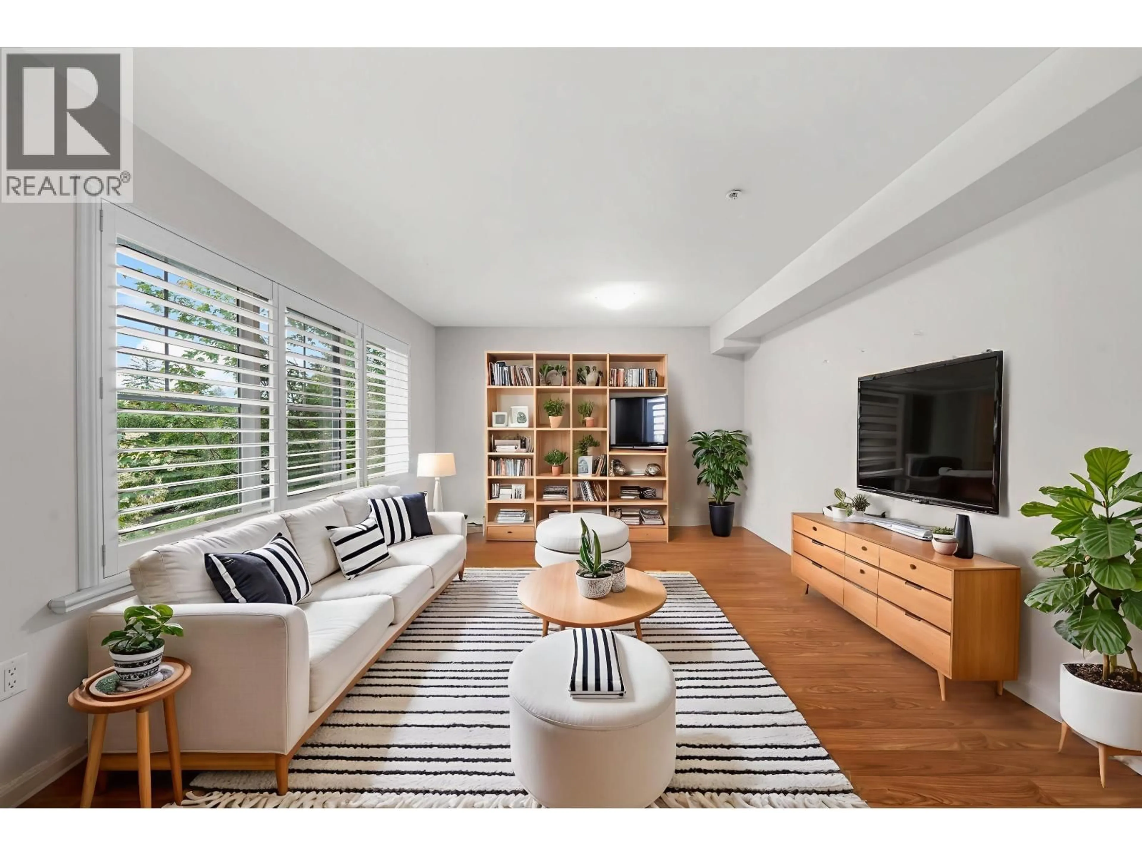 Living room with furniture, unknown for 307 - 1969 WESTMINSTER AVENUE, Port Coquitlam British Columbia V3B1E7