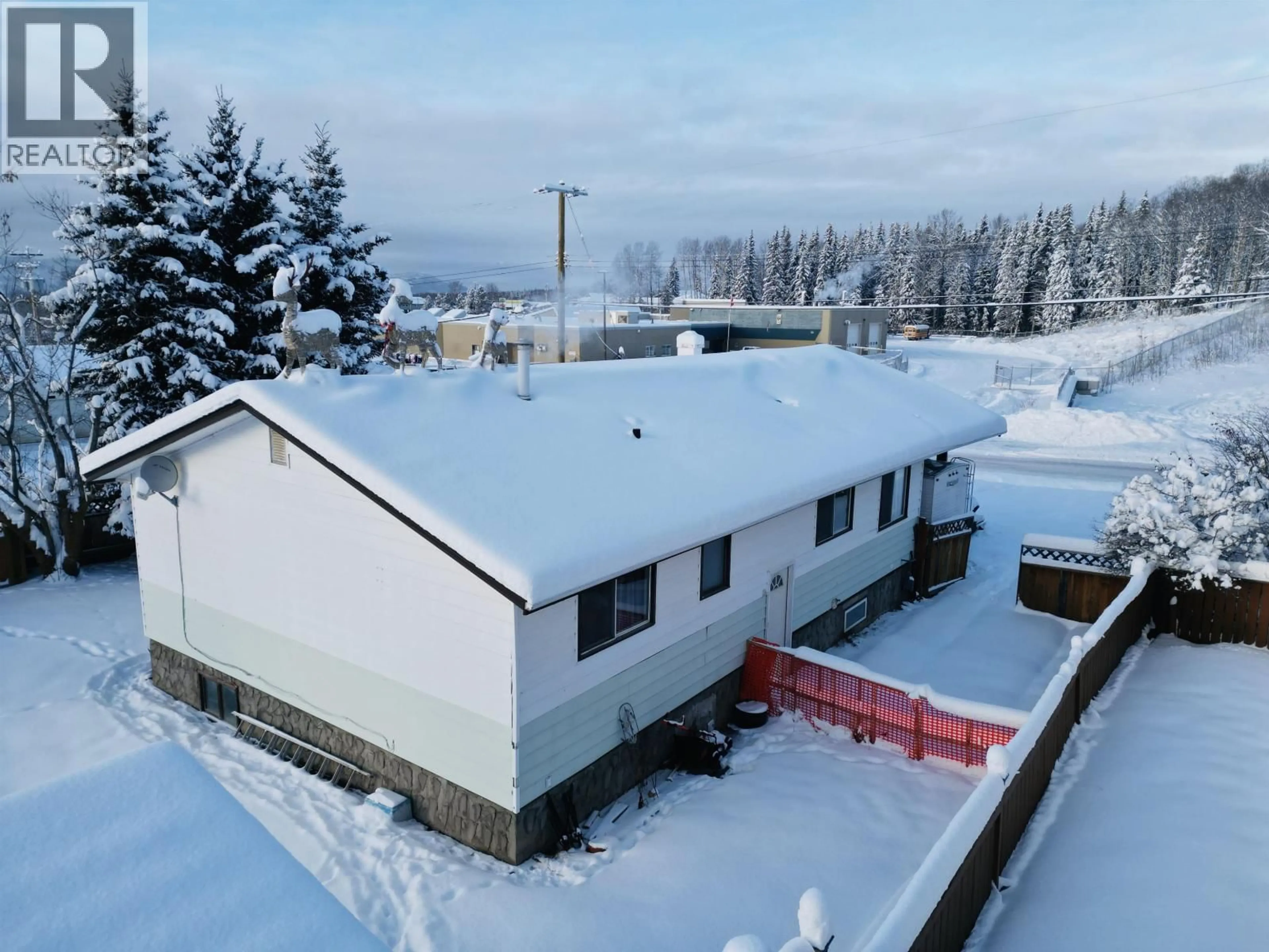 A pic from outside/outdoor area/front of a property/back of a property/a pic from drone, building for 275 9TH AVENUE, Burns Lake British Columbia V0J1E0