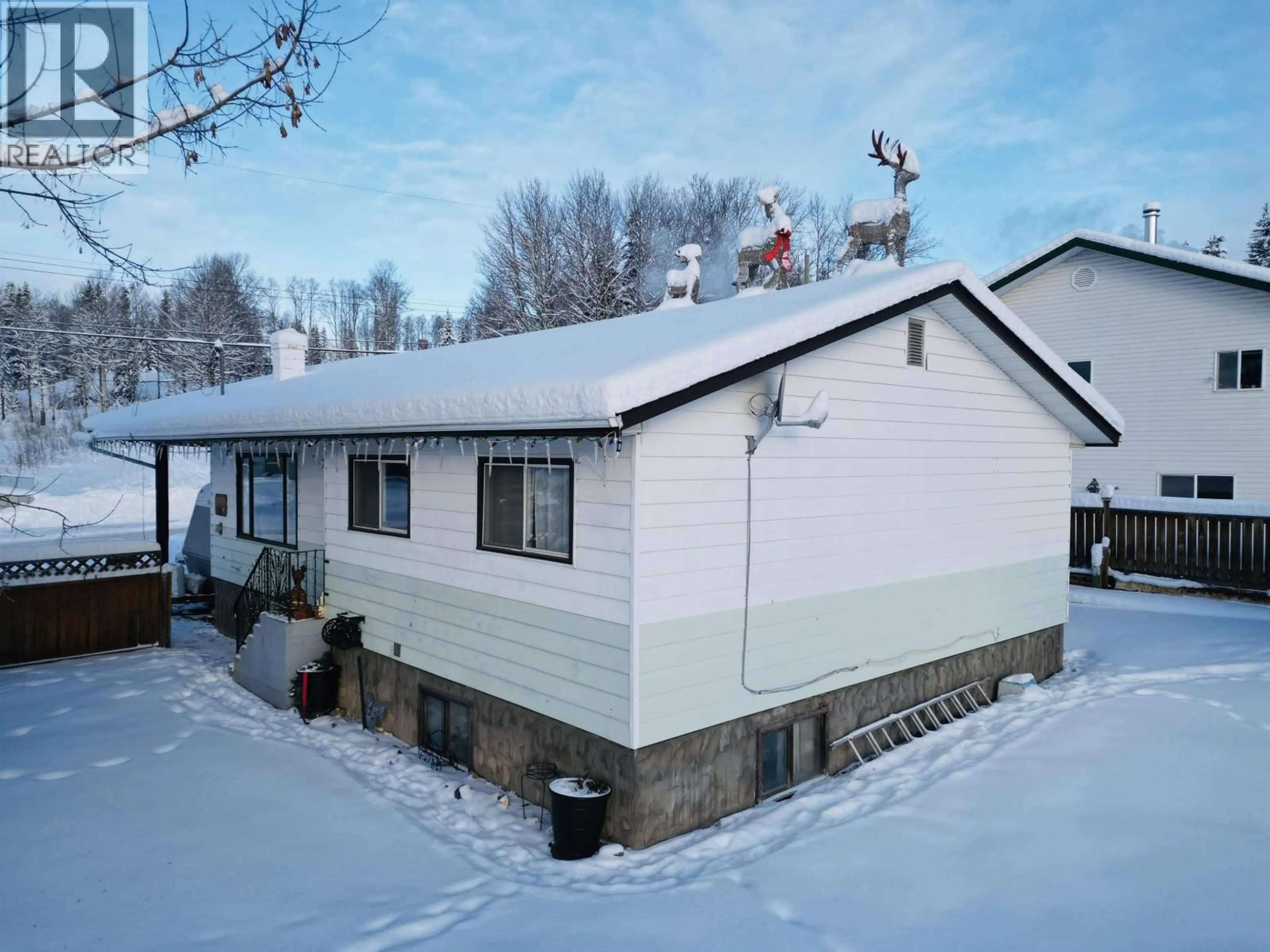 A pic from outside/outdoor area/front of a property/back of a property/a pic from drone, building for 275 9TH AVENUE, Burns Lake British Columbia V0J1E0