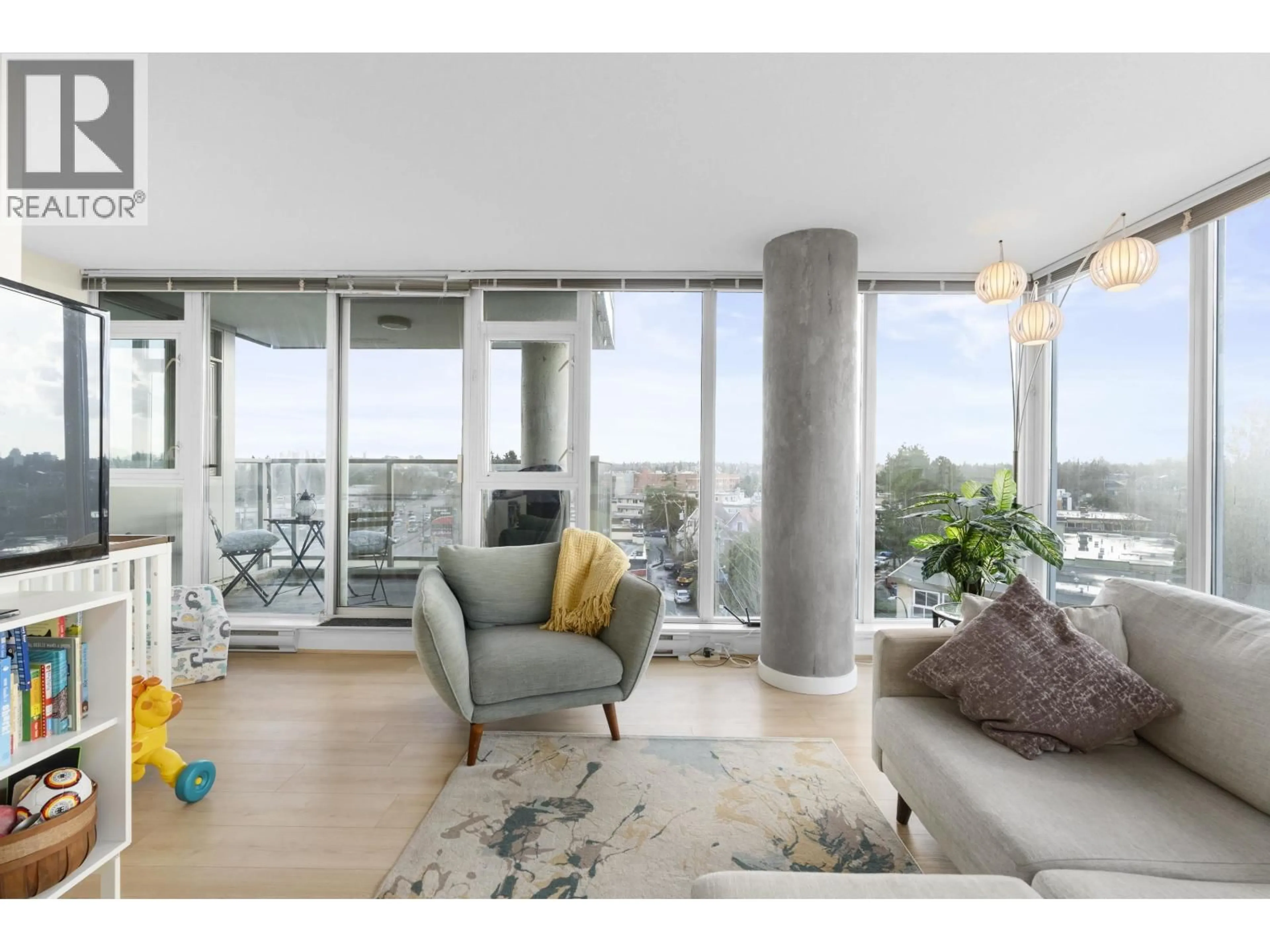 Living room with furniture, unknown for 709 - 2770 SOPHIA STREET, Vancouver British Columbia V5T0A4