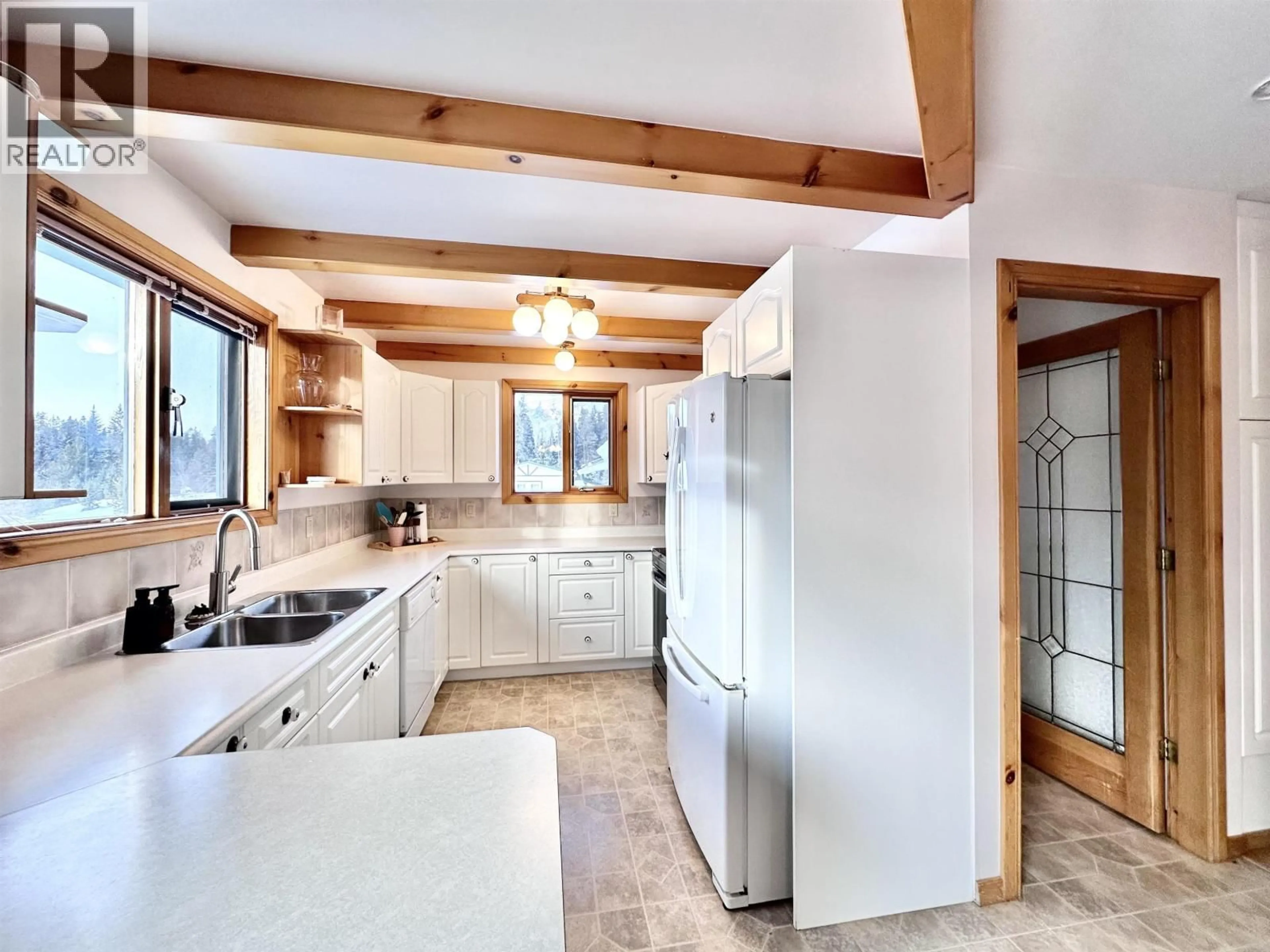 Open concept kitchen, ceramic/tile floor for 3235 MCLENNAN ROAD, Valemount British Columbia V0E2Z0