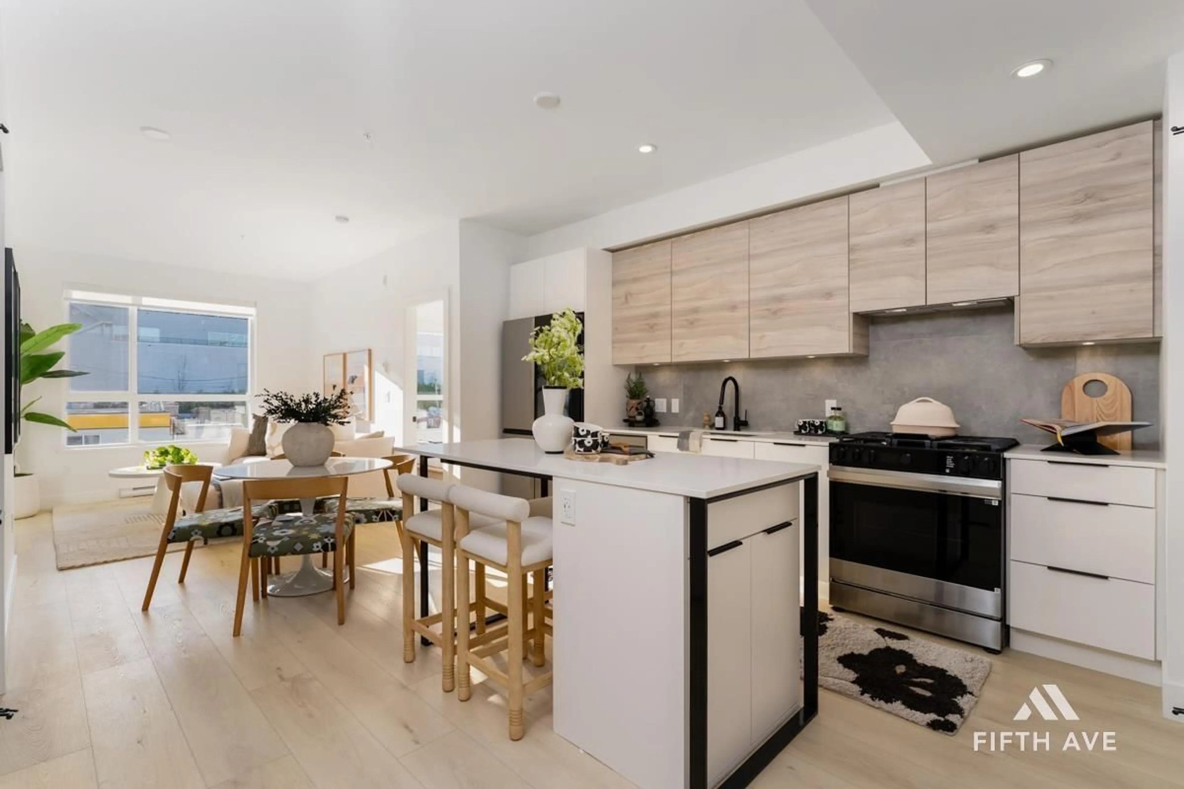 Open concept kitchen, ceramic/tile floor for 412 - 30490 CARDINAL AVENUE, Abbotsford British Columbia V2T0L9