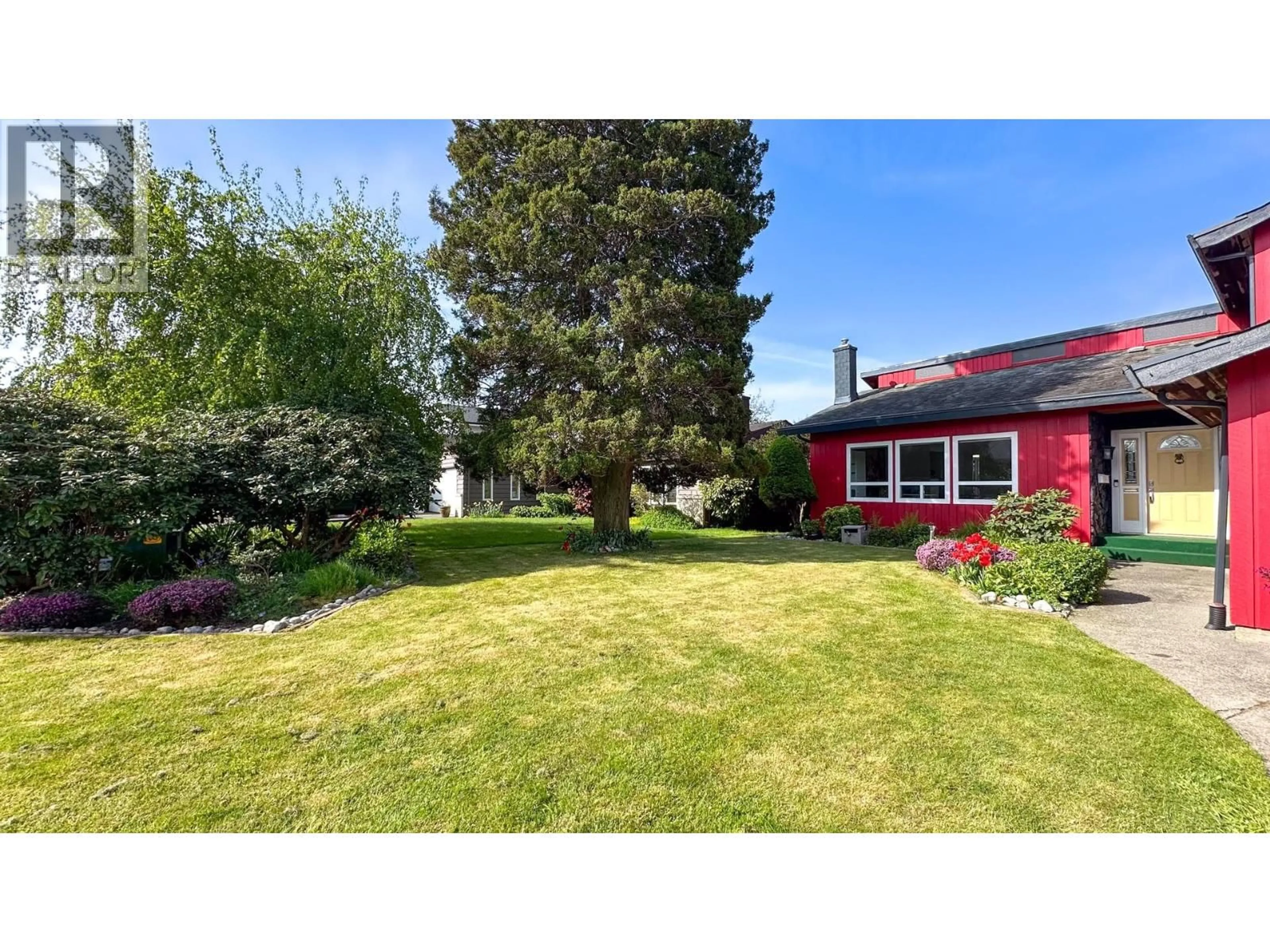 A pic from outside/outdoor area/front of a property/back of a property/a pic from drone, street for 4683 54 STREET, Delta British Columbia V4K3Y5