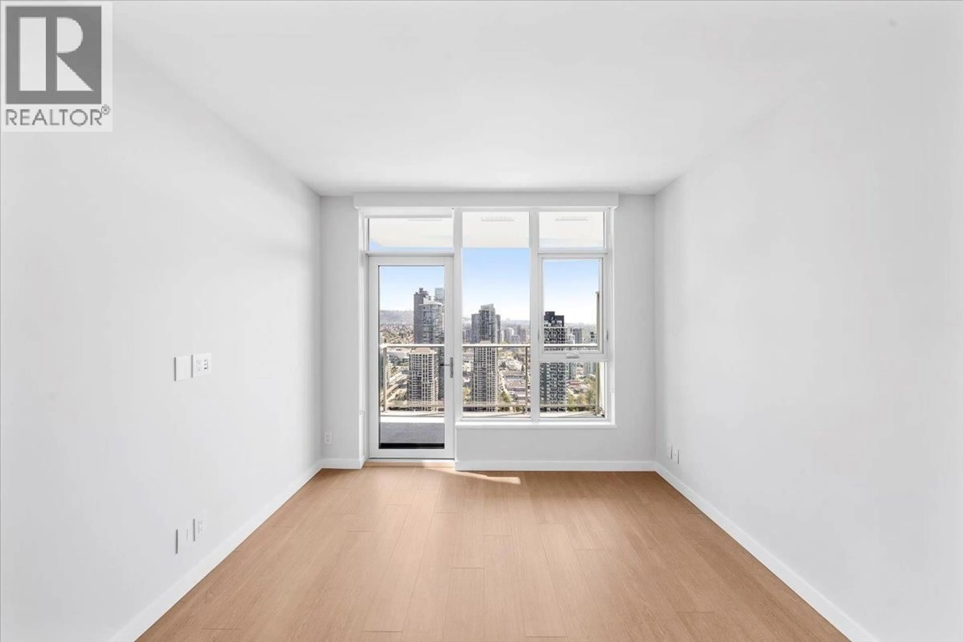 A pic of a room for 4002 - 2186 GILMORE AVENUE, Burnaby British Columbia V5C0N7