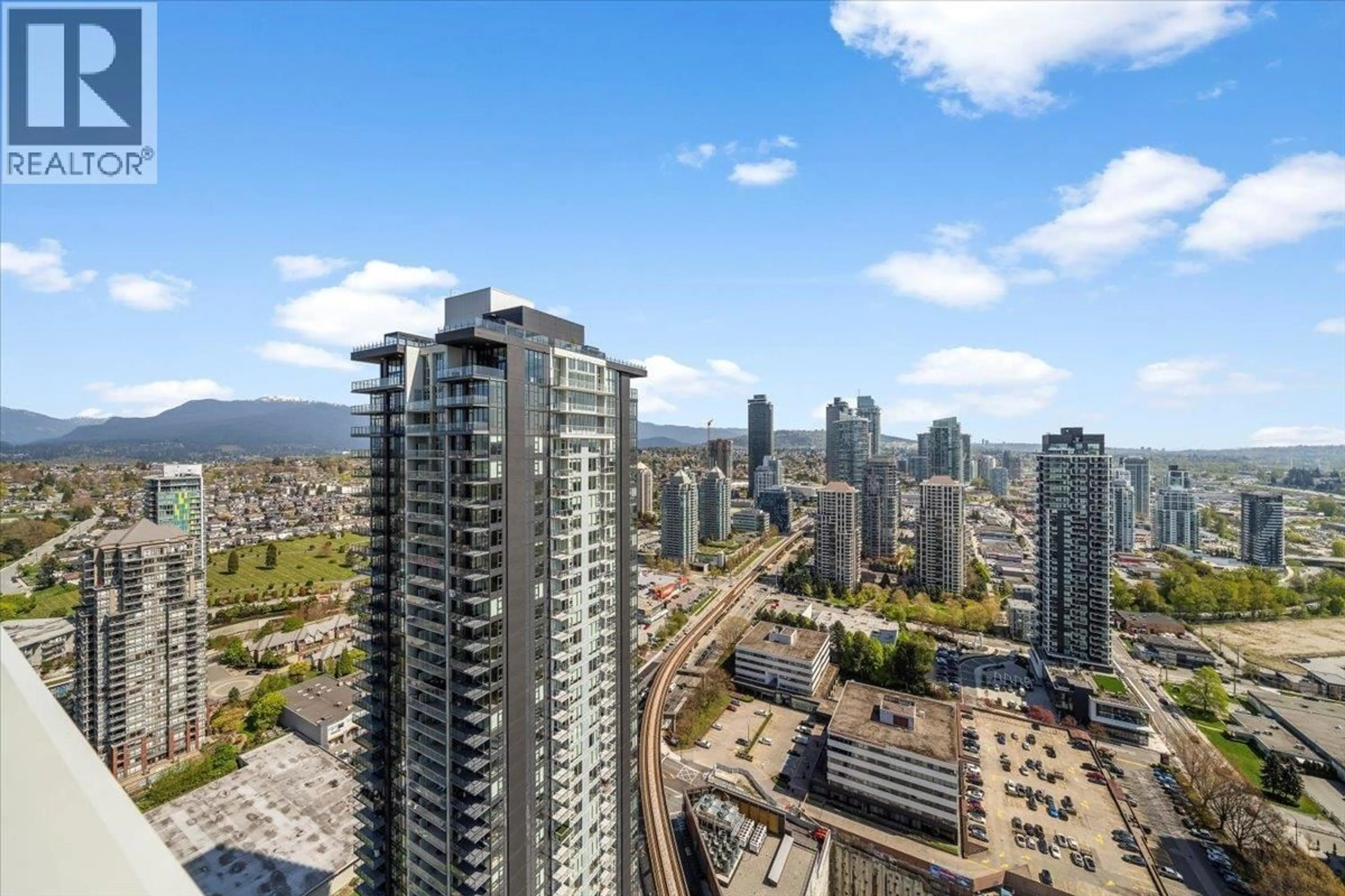 A pic from outside/outdoor area/front of a property/back of a property/a pic from drone, city buildings view from balcony for 4002 - 2186 GILMORE AVENUE, Burnaby British Columbia V5C0N7
