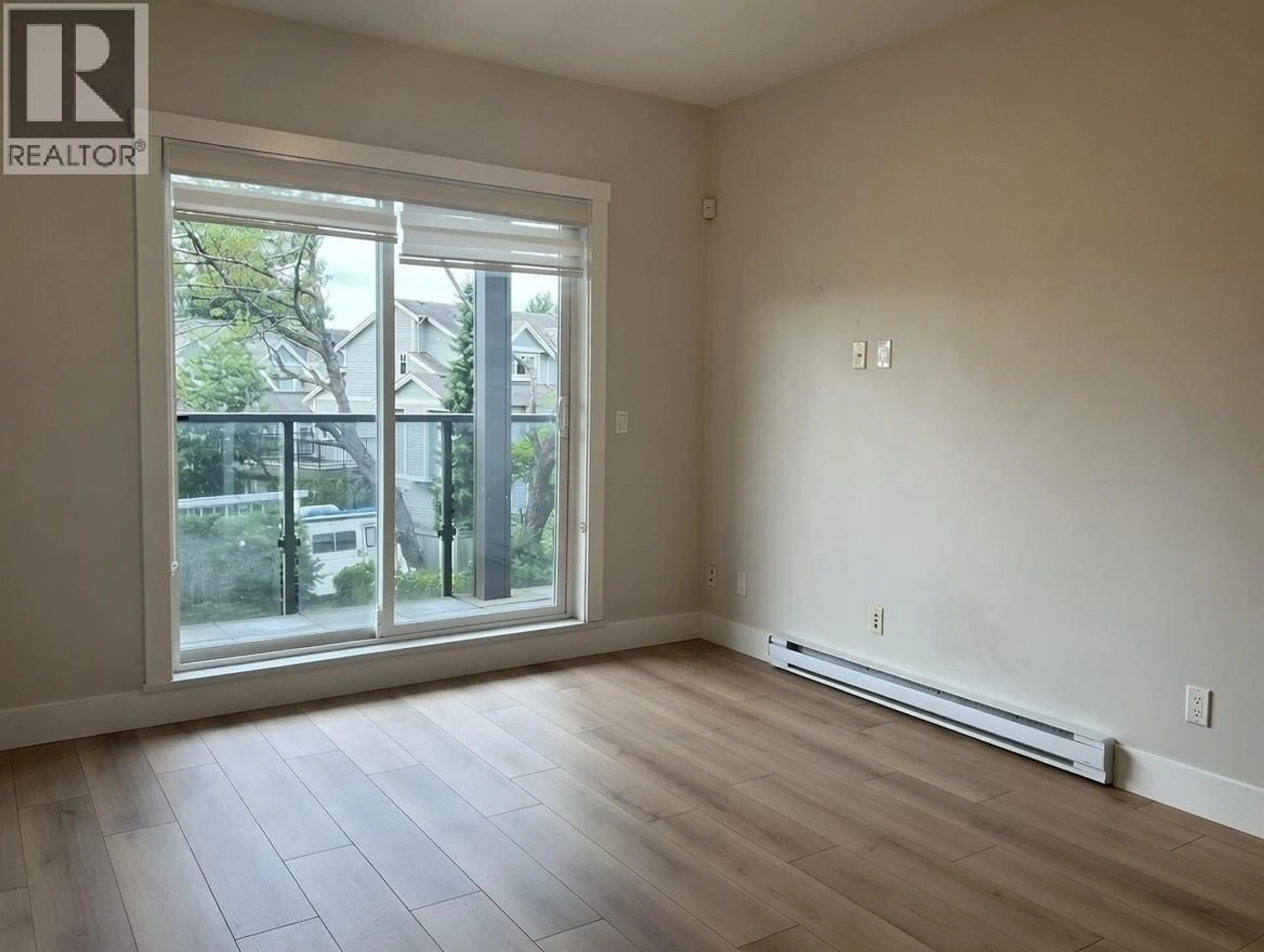 A pic of a room for 305 - 5288 BERESFORD STREET, Burnaby British Columbia V5J1H9