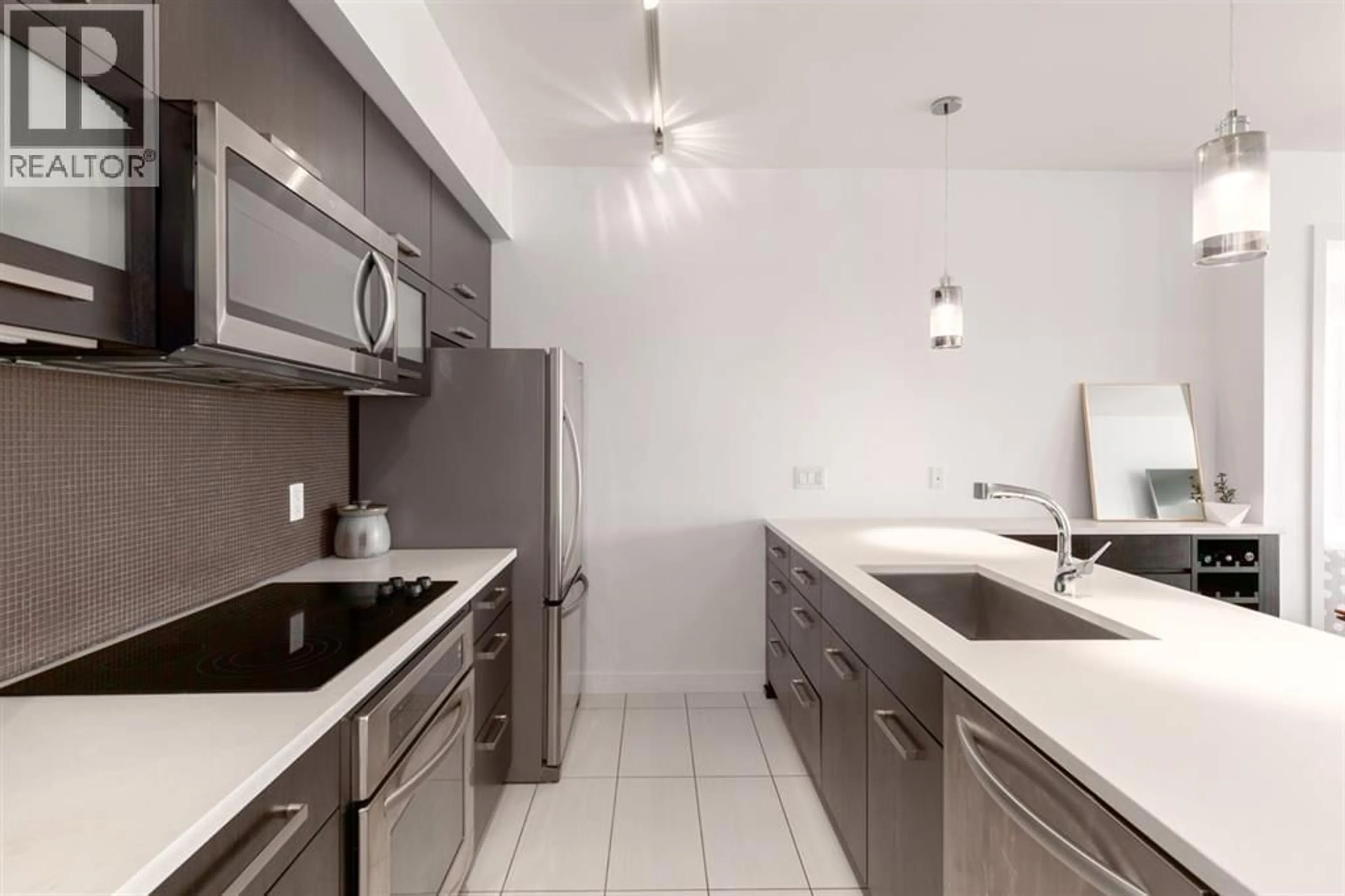 Standard kitchen, unknown for 223 - 3333 MAIN STREET, Vancouver British Columbia V5V3M8