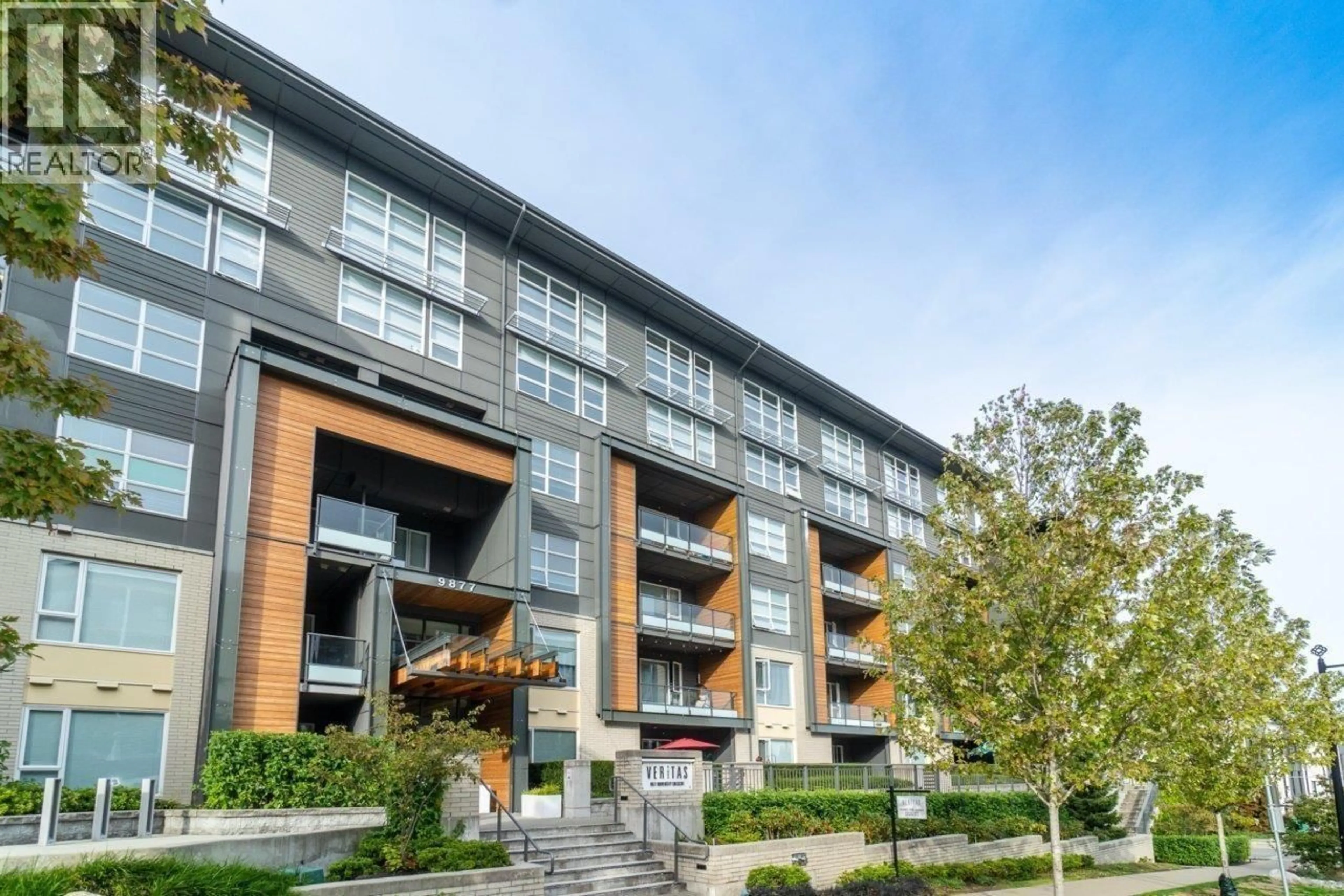Patio, building for 401 - 9877 UNIVERSITY CRESCENT, Burnaby British Columbia V5A0E5